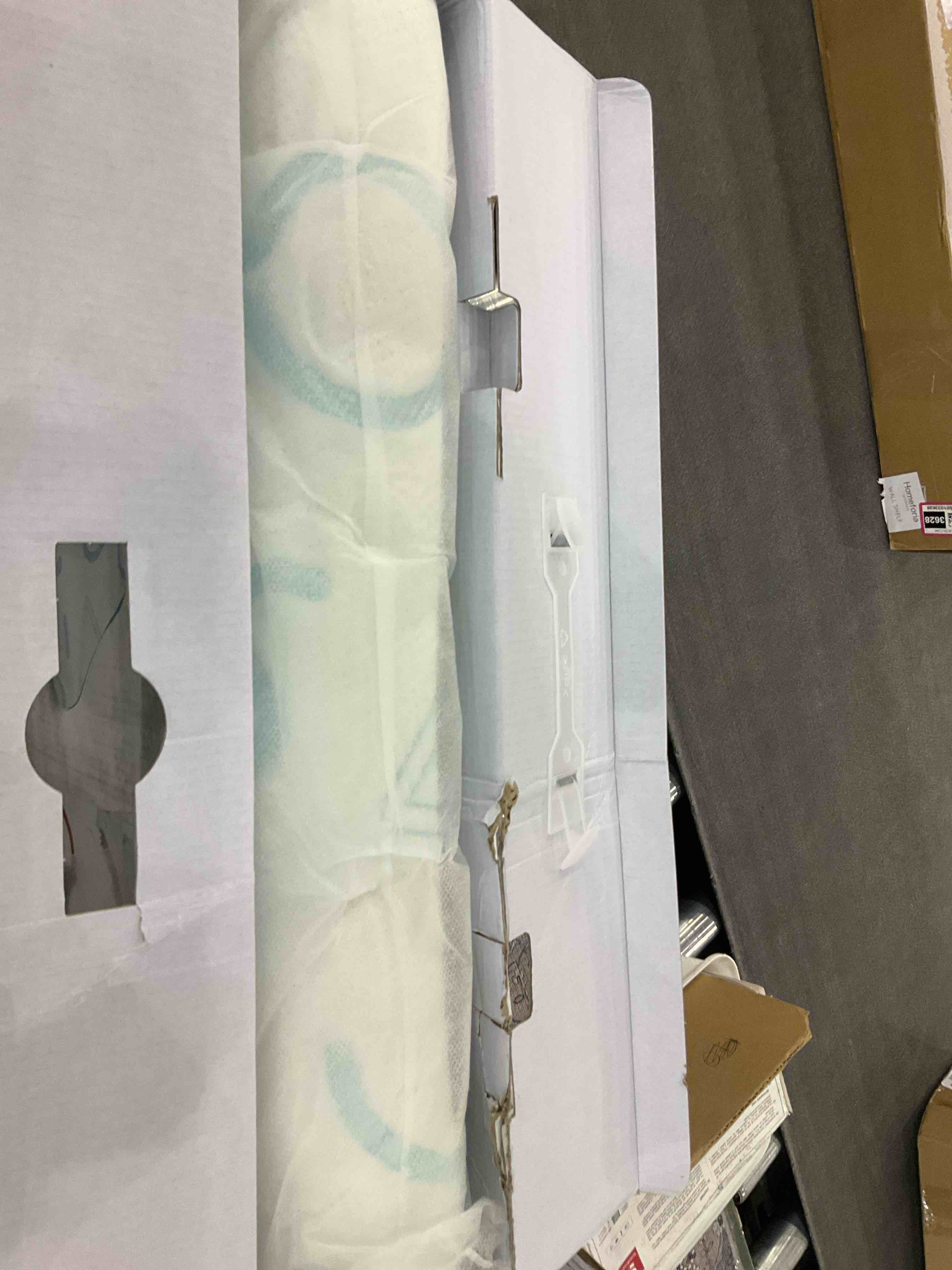 https://s3.amazonaws.com/lotting-images-prod/BargainHunt/EXS01029850_1709131311787.jpeg