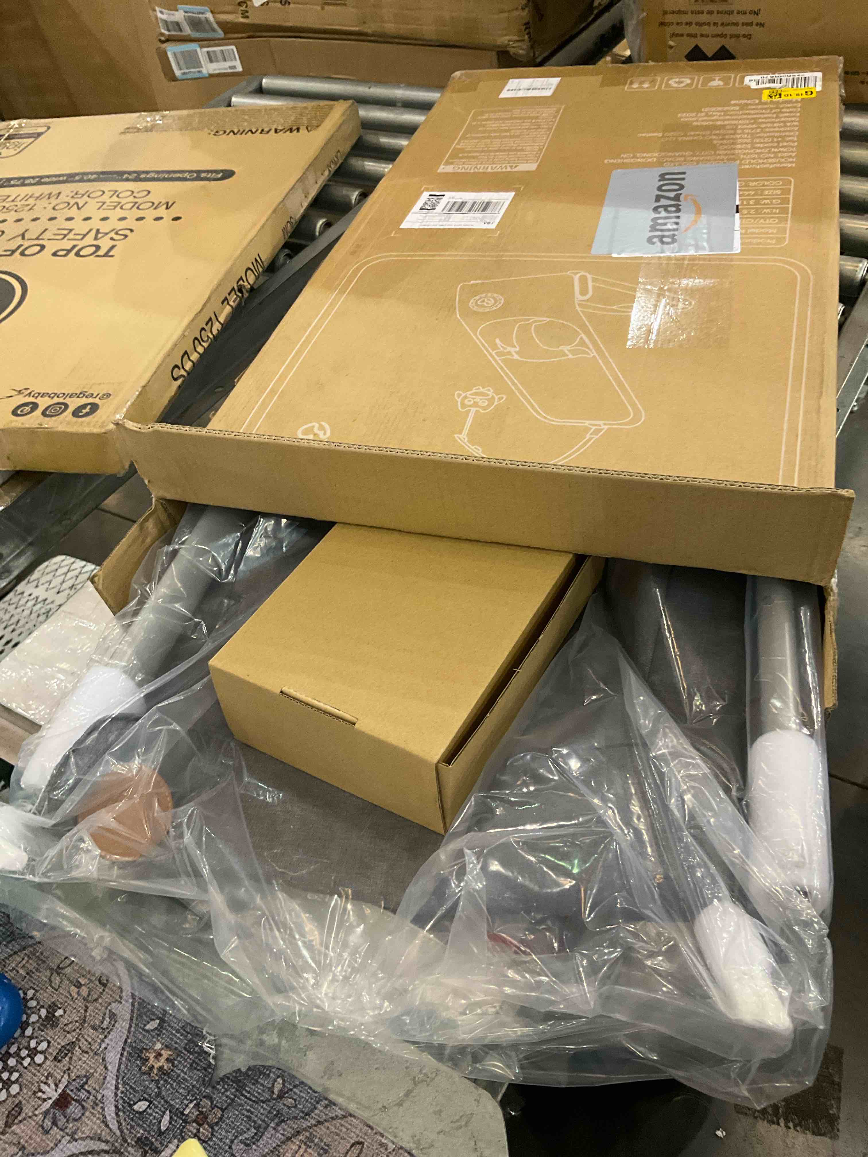 https://s3.amazonaws.com/lotting-images-prod/BargainHunt/EXS01029938_1709222933945.jpeg