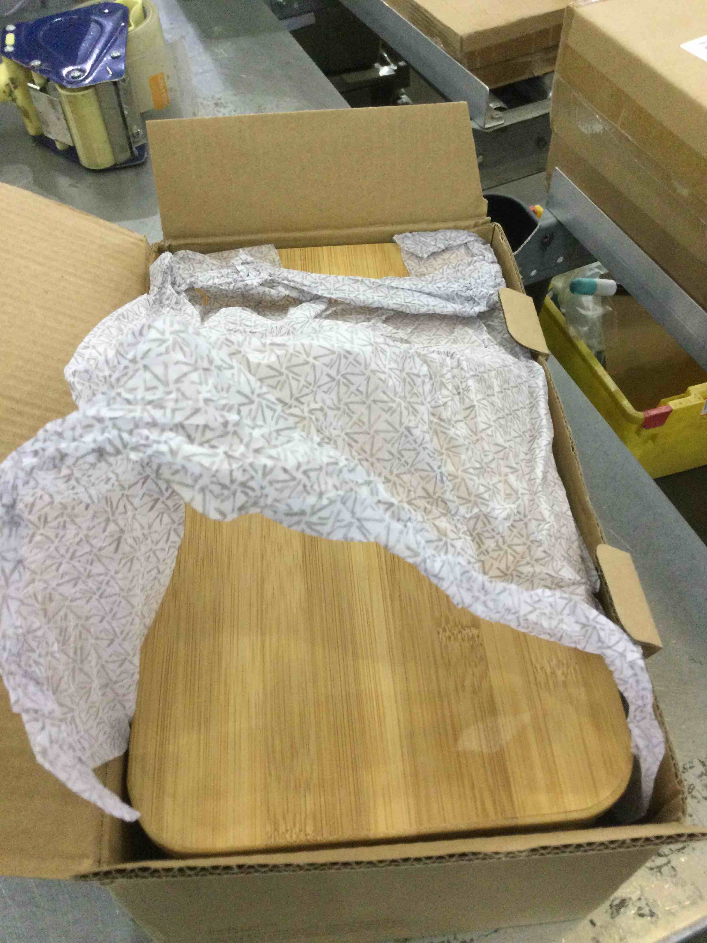 https://s3.amazonaws.com/lotting-images-prod/BargainHunt/EXS01030270_1709230052887.jpeg