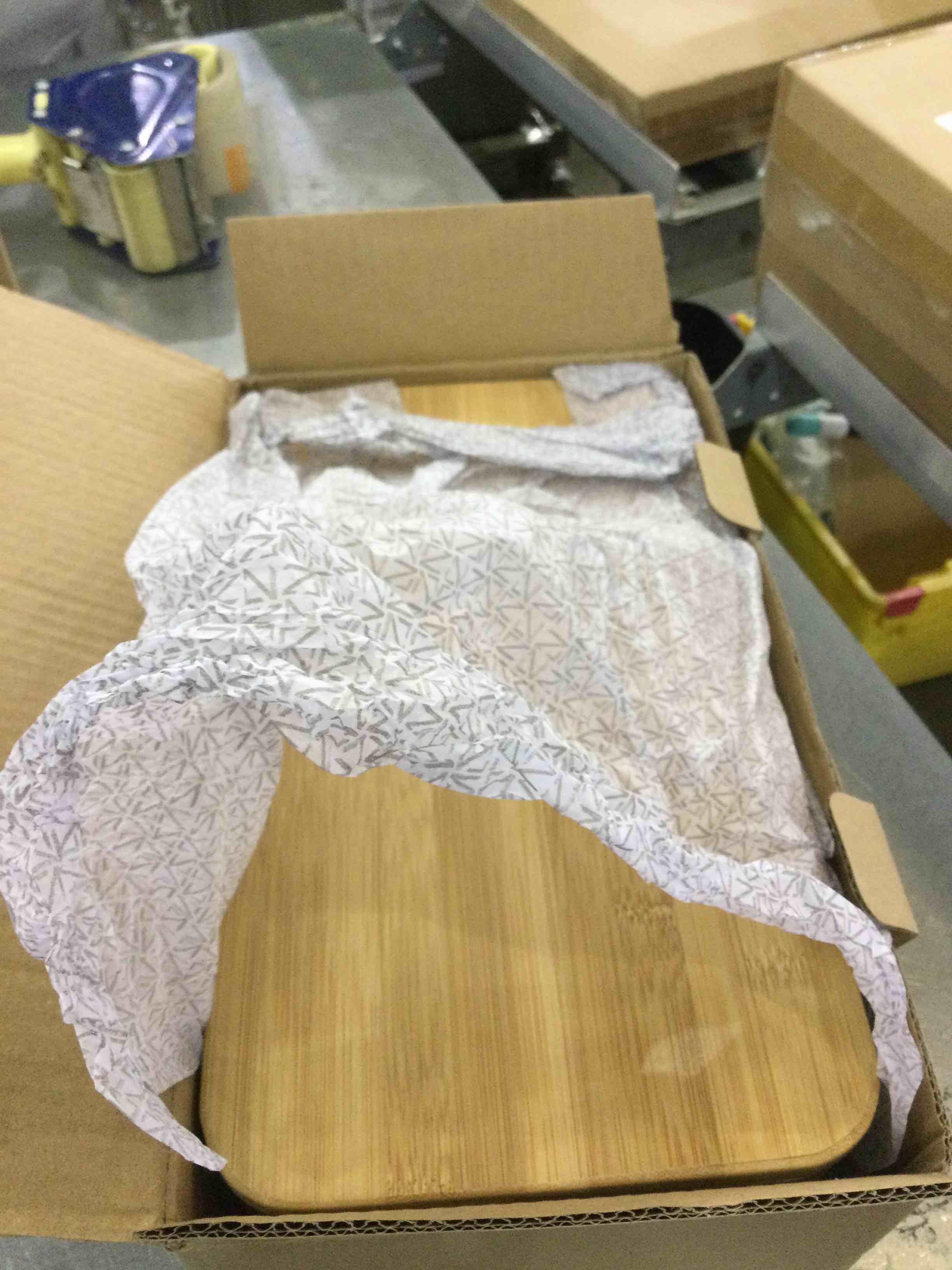 https://s3.amazonaws.com/lotting-images-prod/BargainHunt/EXS01030270_1709230054700.jpeg