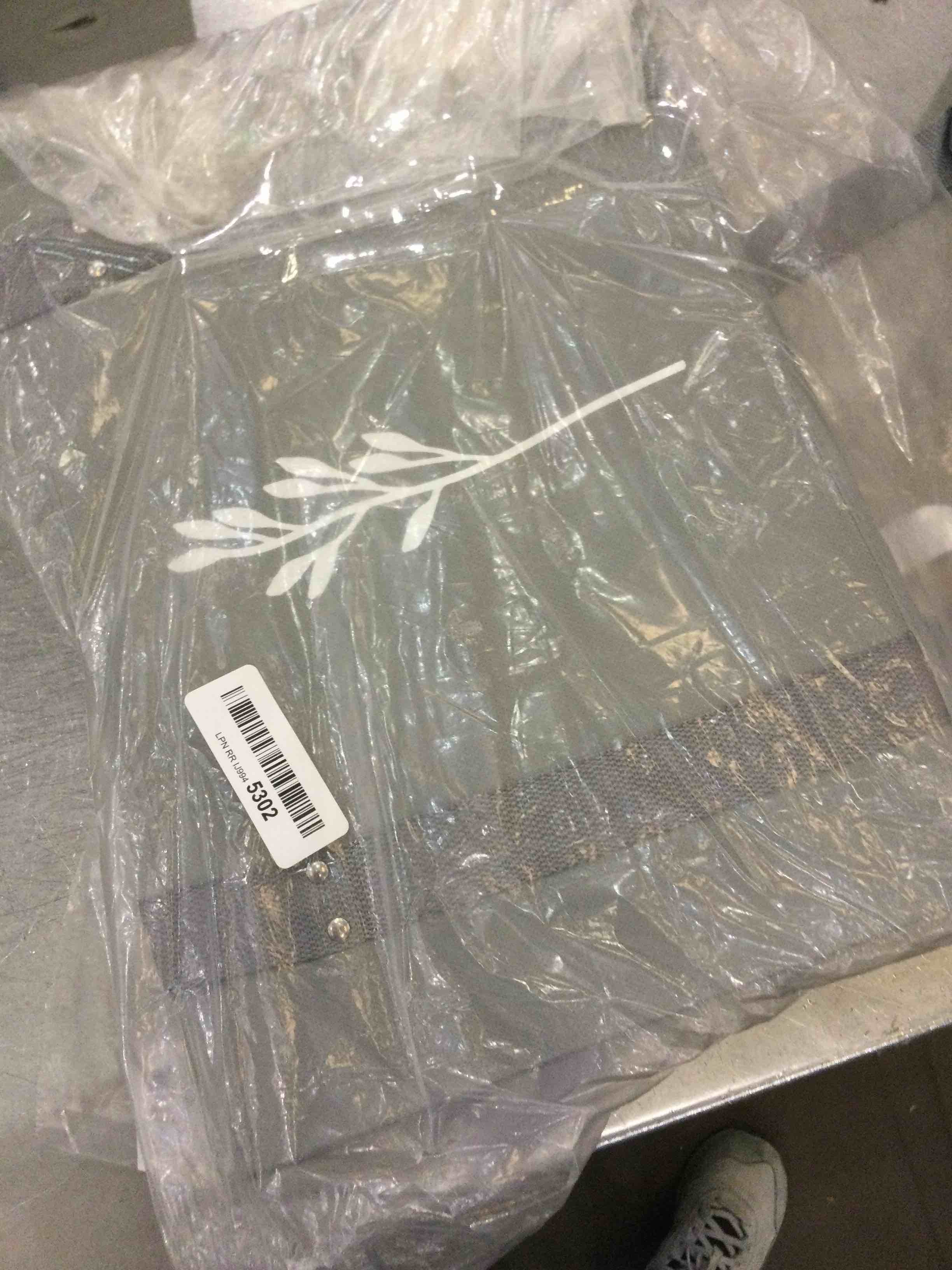 https://s3.amazonaws.com/lotting-images-prod/BargainHunt/EXS01030277_1709230566160.jpeg