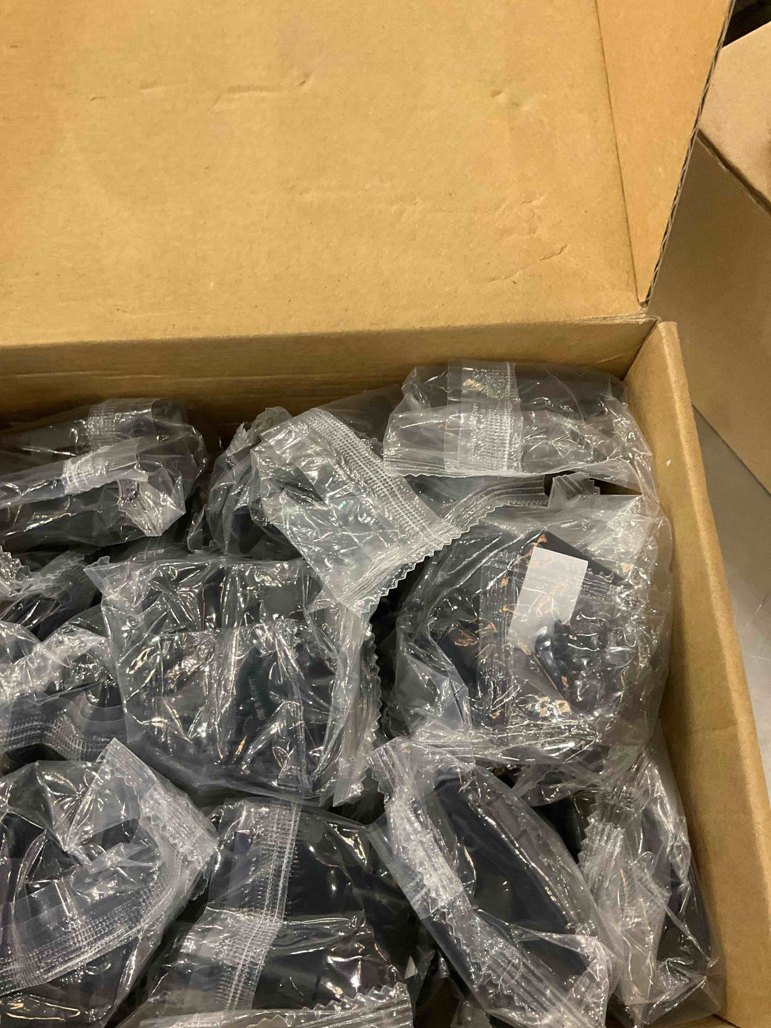 https://s3.amazonaws.com/lotting-images-prod/BargainHunt/EXS01030577_1710776207066.jpeg