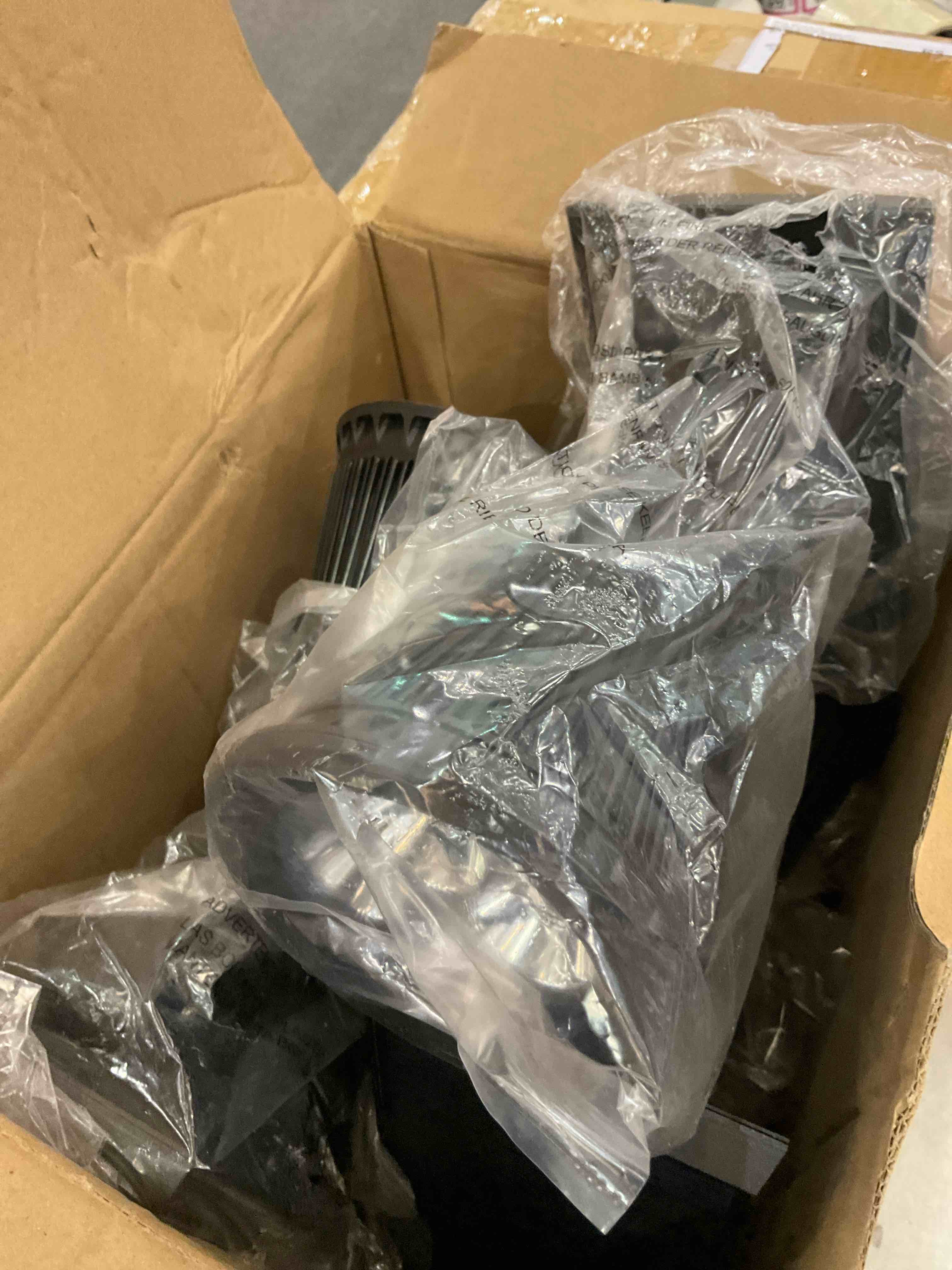 https://s3.amazonaws.com/lotting-images-prod/BargainHunt/EXS01030615_1710786444963.jpeg