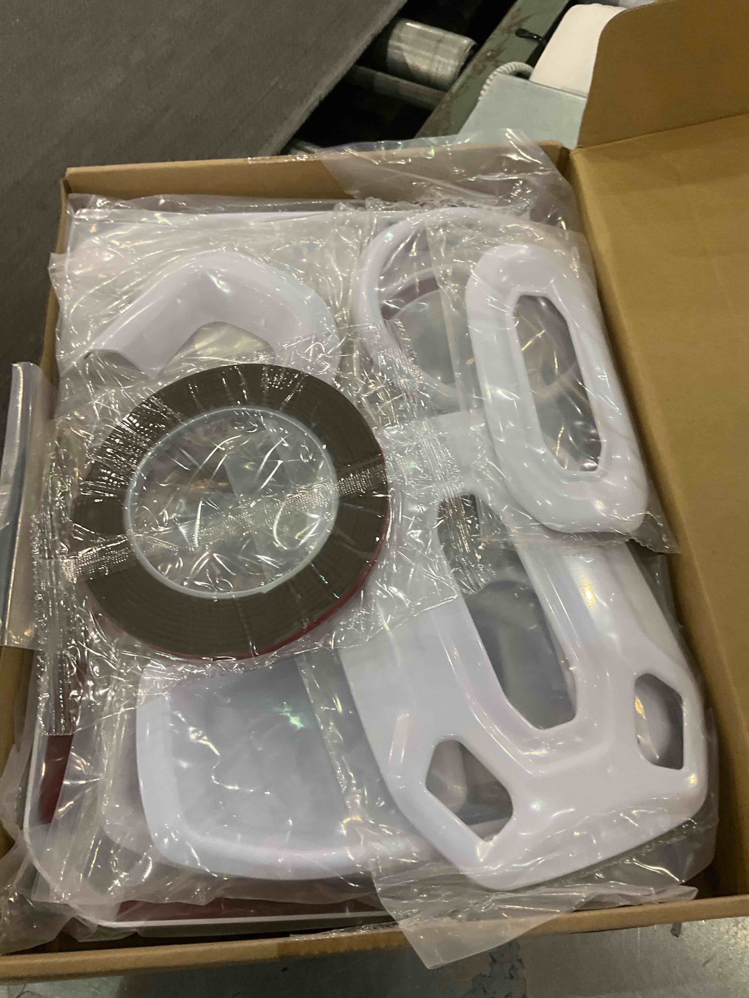 https://s3.amazonaws.com/lotting-images-prod/BargainHunt/EXS01030661_1710852230391.jpeg