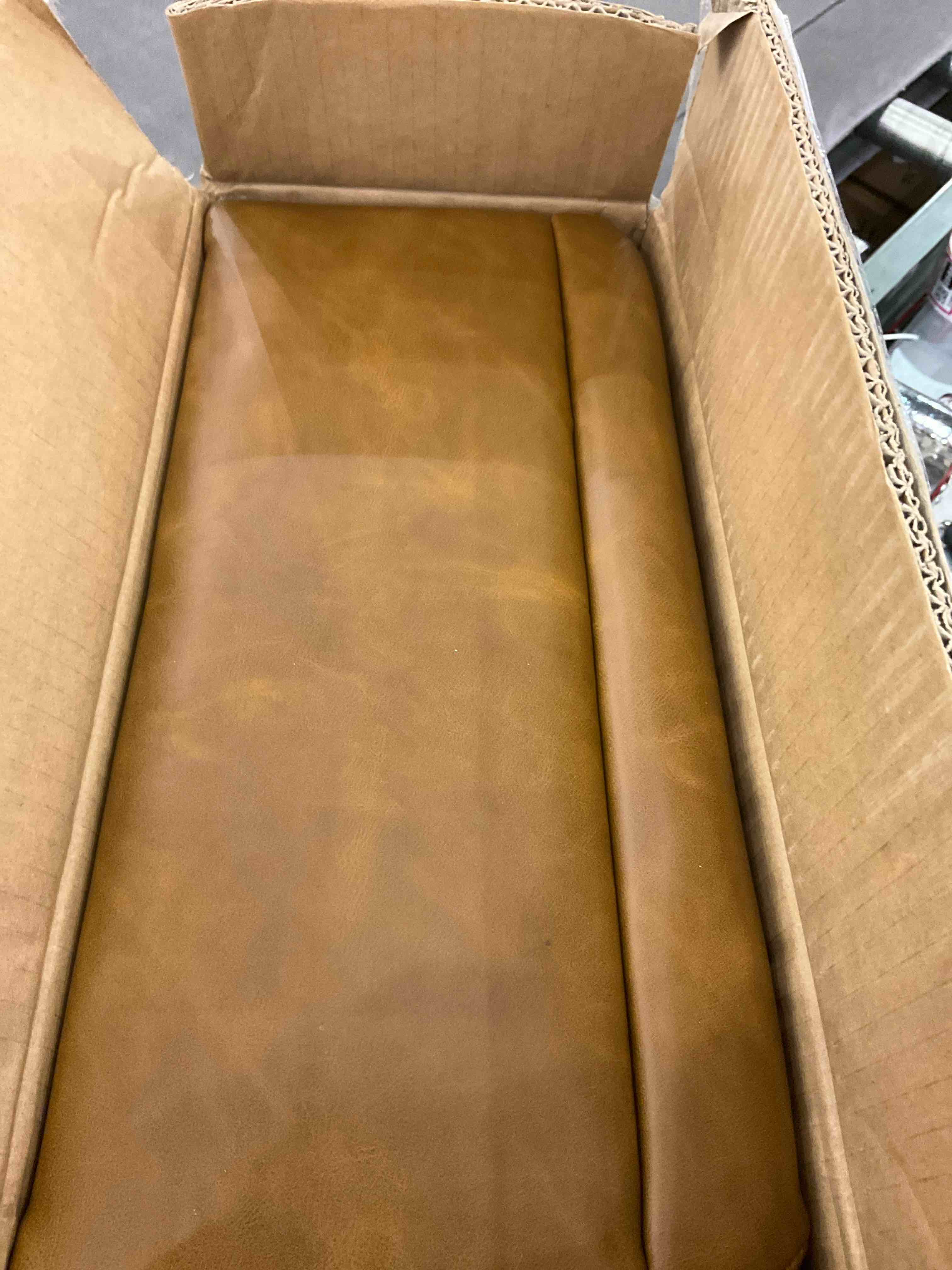 https://s3.amazonaws.com/lotting-images-prod/BargainHunt/EXS01030786_1710946210189.jpeg
