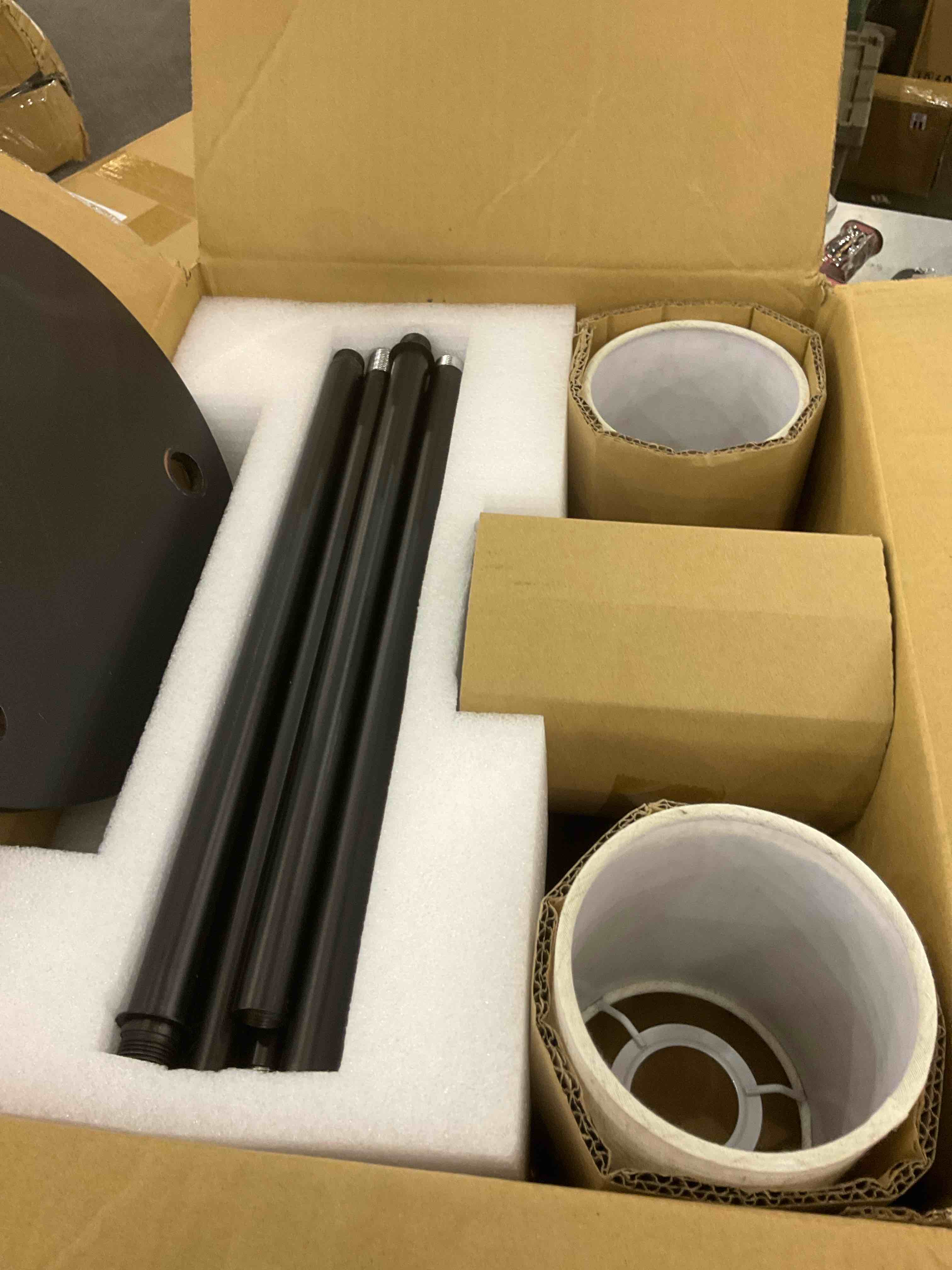 https://s3.amazonaws.com/lotting-images-prod/BargainHunt/EXS01030803_1710948859271.jpeg