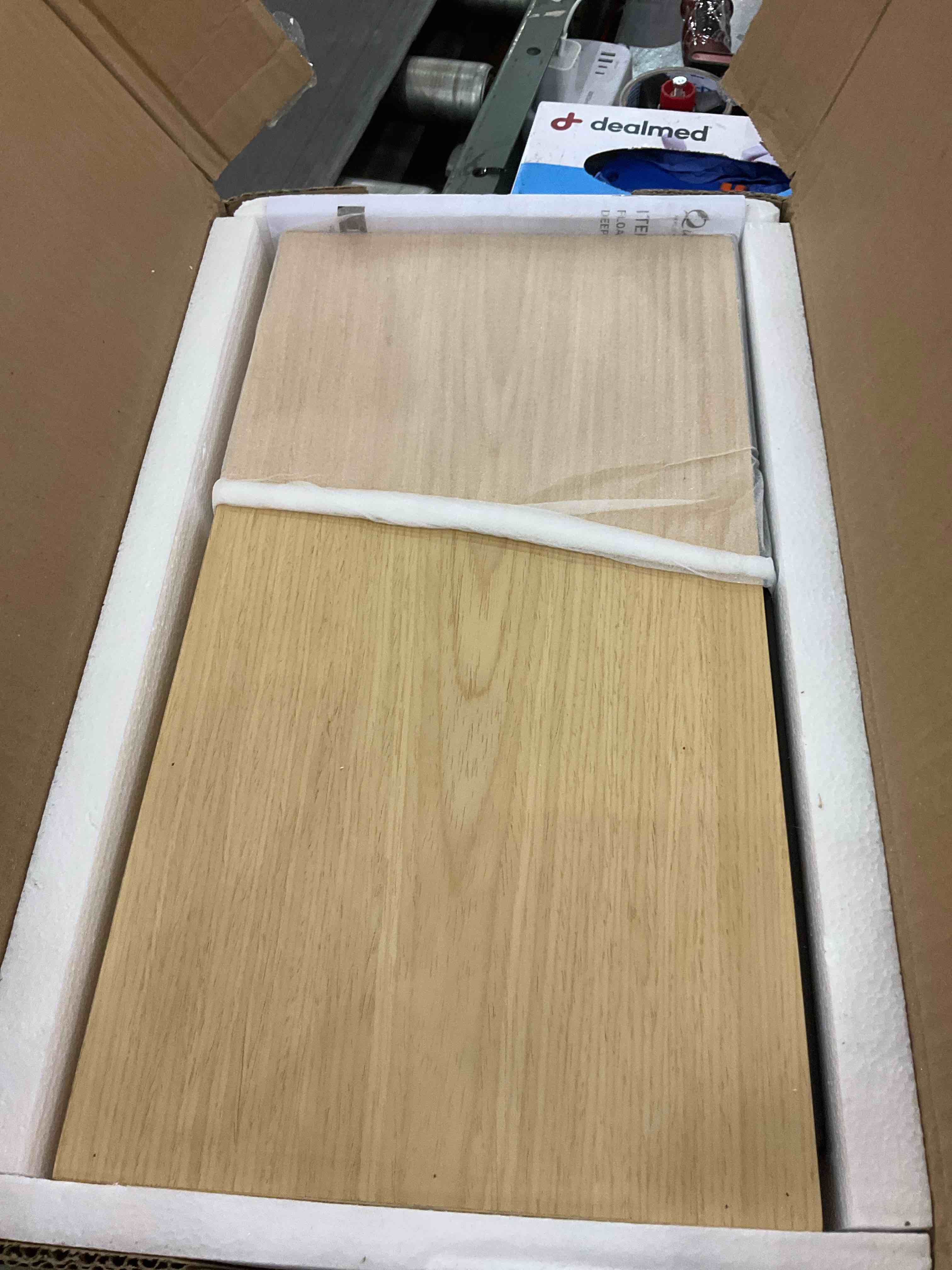 https://s3.amazonaws.com/lotting-images-prod/BargainHunt/EXS01030808_1710949432295.jpeg