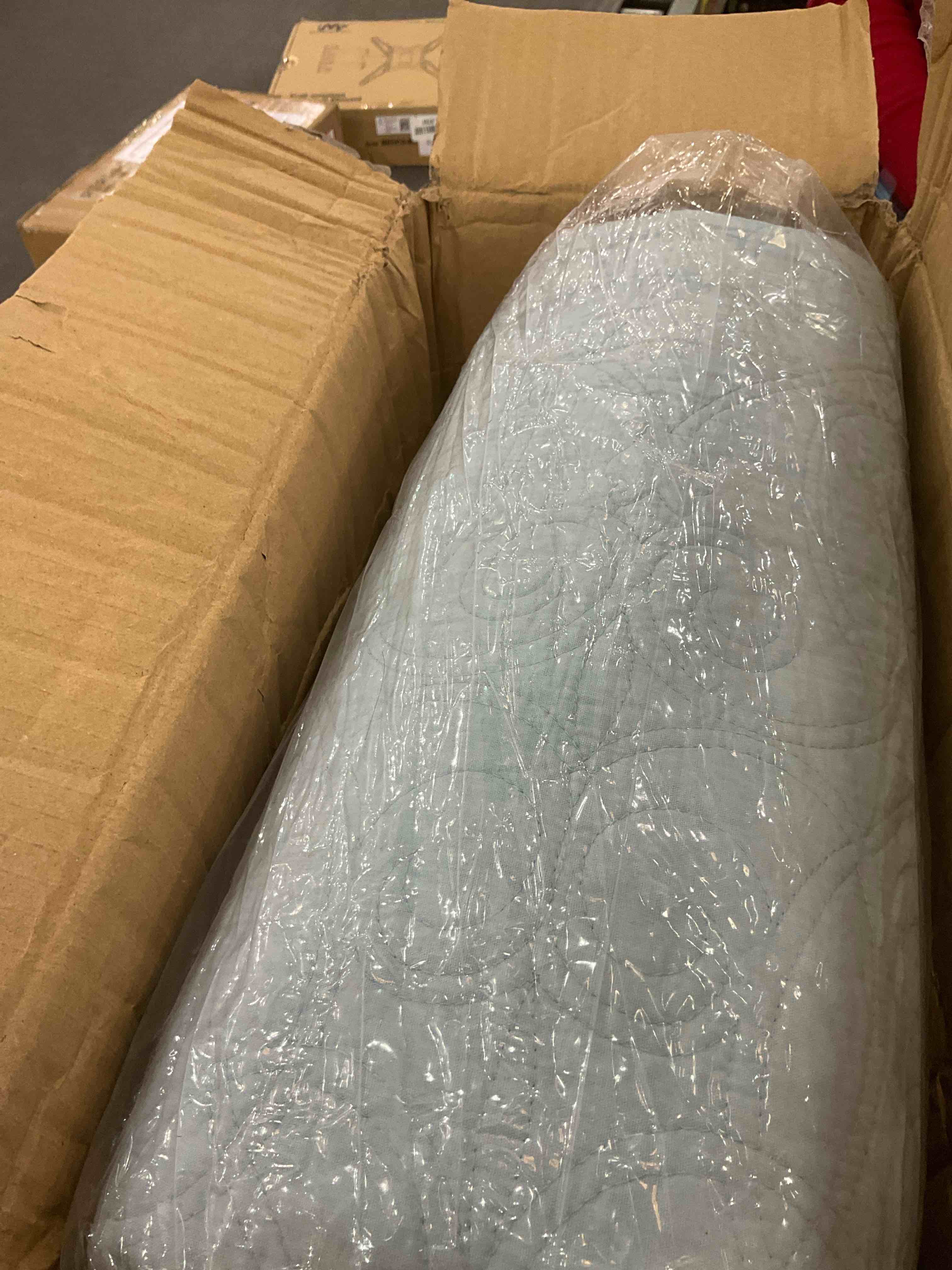 https://s3.amazonaws.com/lotting-images-prod/BargainHunt/EXS01030962_1711043111255.jpeg