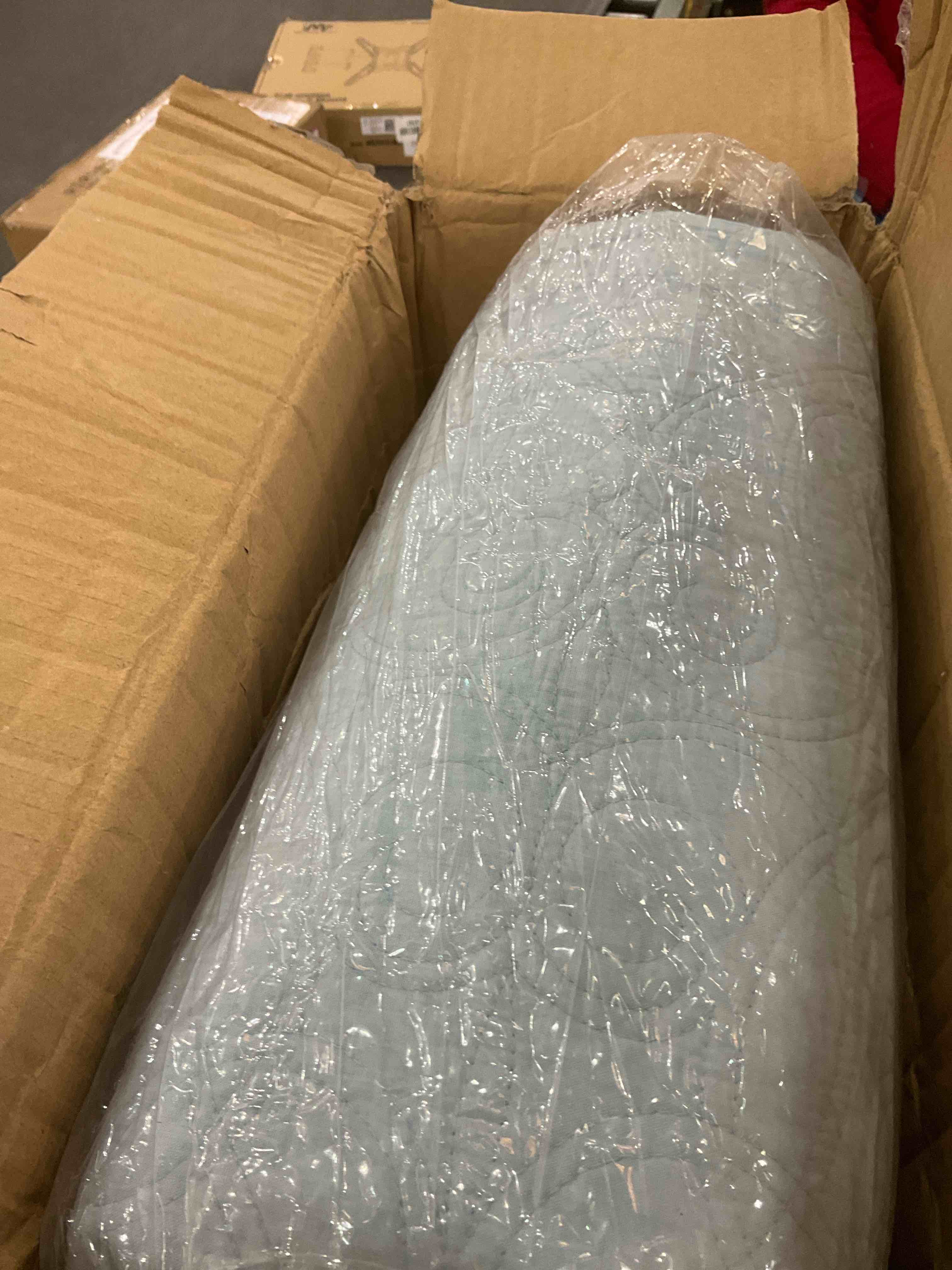 https://s3.amazonaws.com/lotting-images-prod/BargainHunt/EXS01030962_1711043112139.jpeg