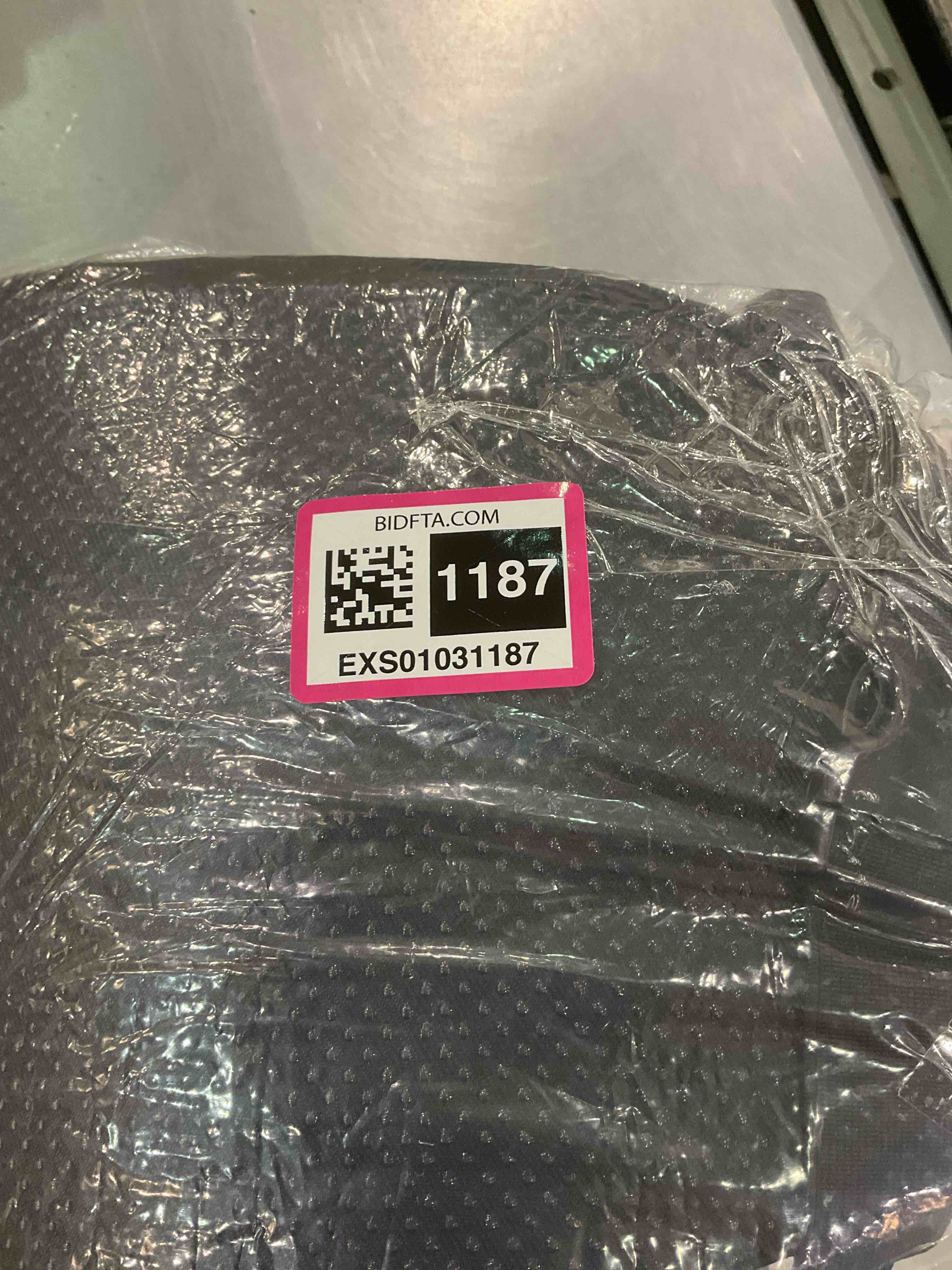 https://s3.amazonaws.com/lotting-images-prod/BargainHunt/EXS01031187_1709912514283.jpeg