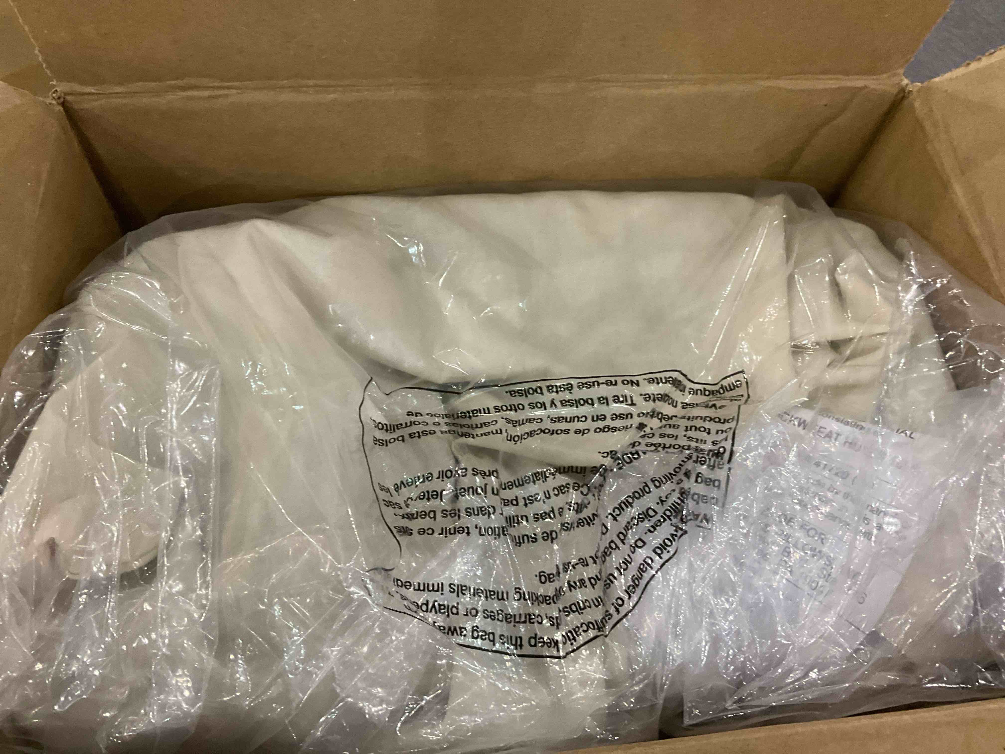 https://s3.amazonaws.com/lotting-images-prod/BargainHunt/EXS01031197_1709914103460.jpeg
