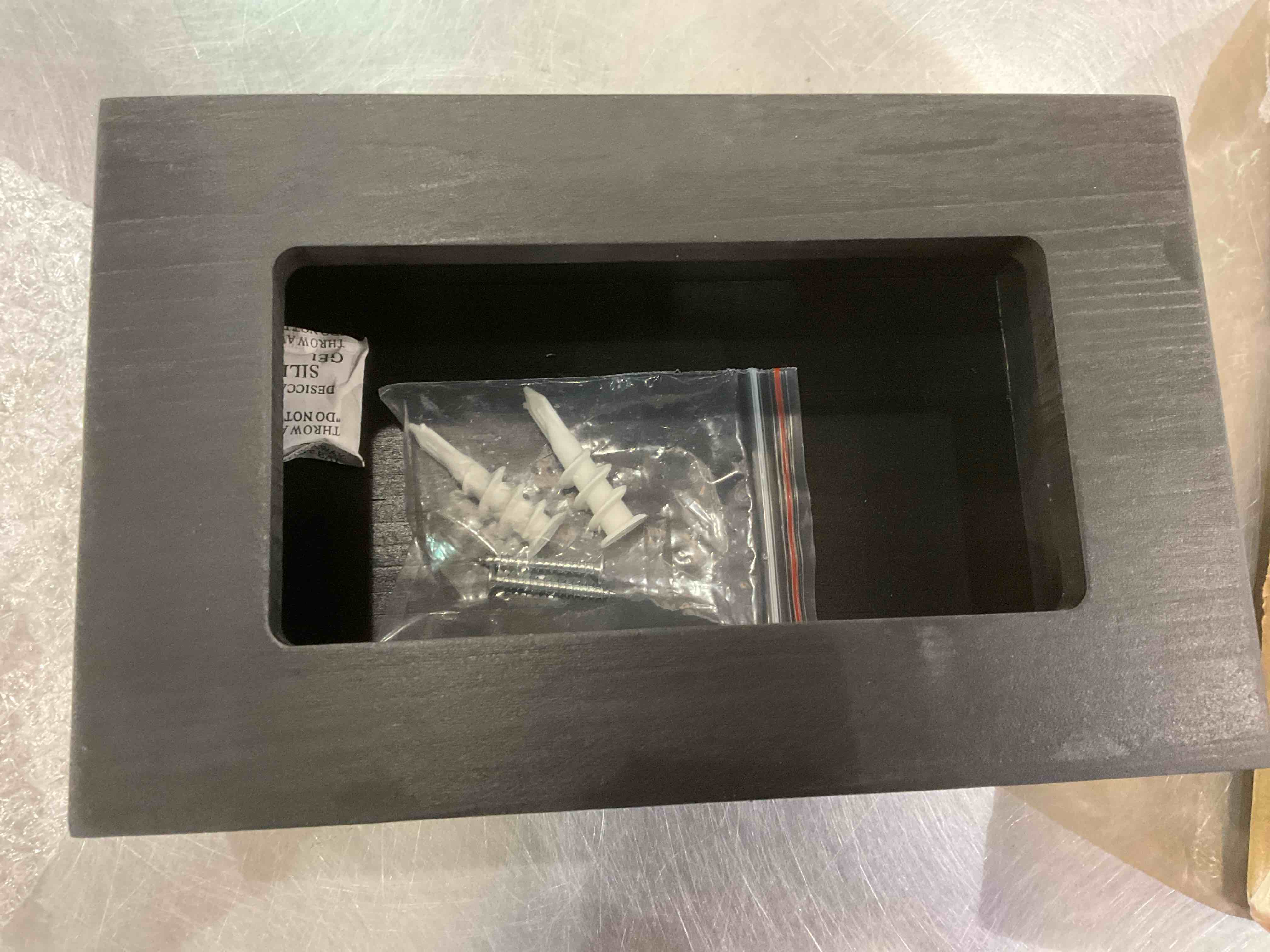 https://s3.amazonaws.com/lotting-images-prod/BargainHunt/EXS01031263_1709928736600.jpeg