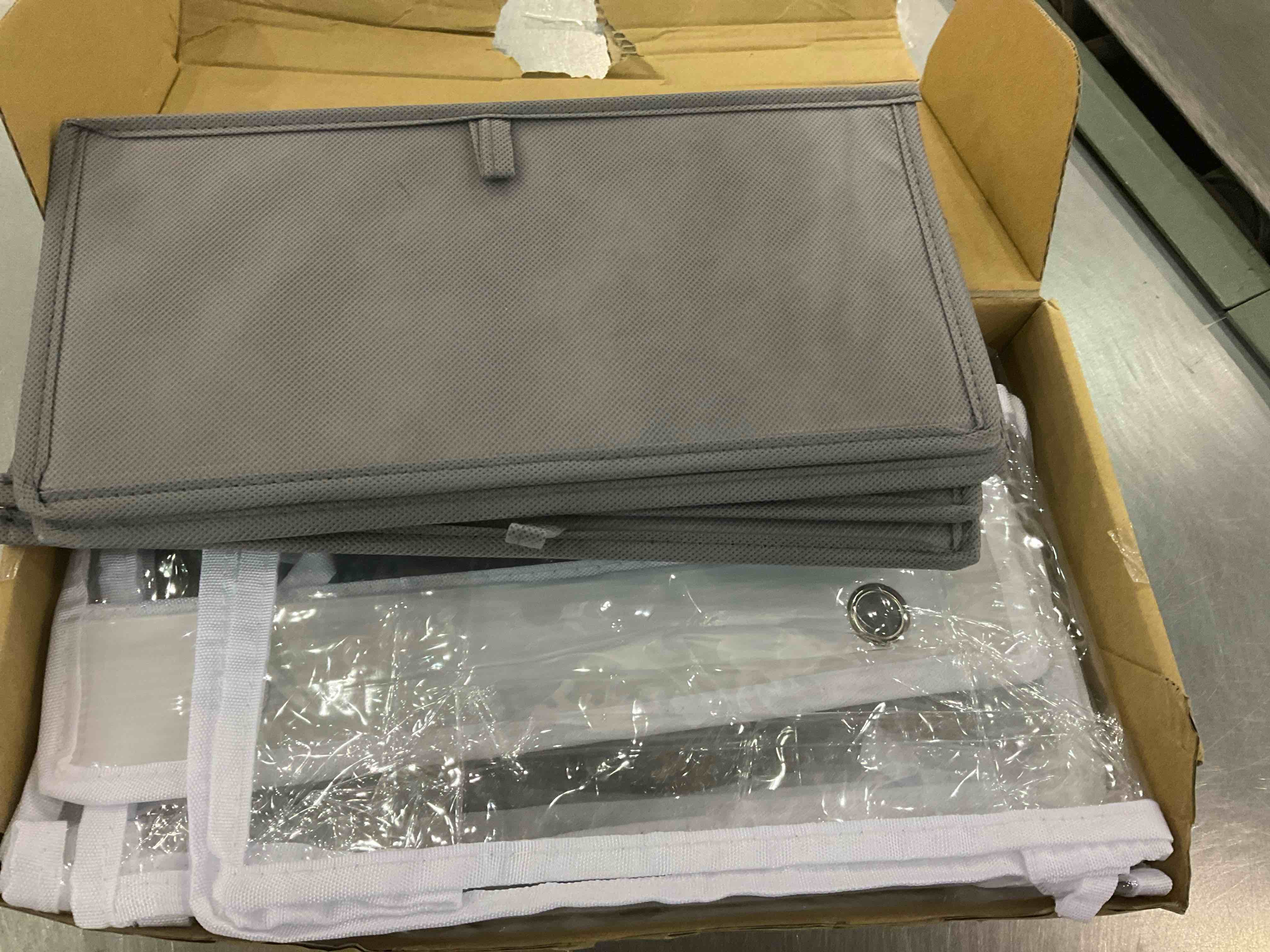 https://s3.amazonaws.com/lotting-images-prod/BargainHunt/EXS01031269_1710156030326.jpeg