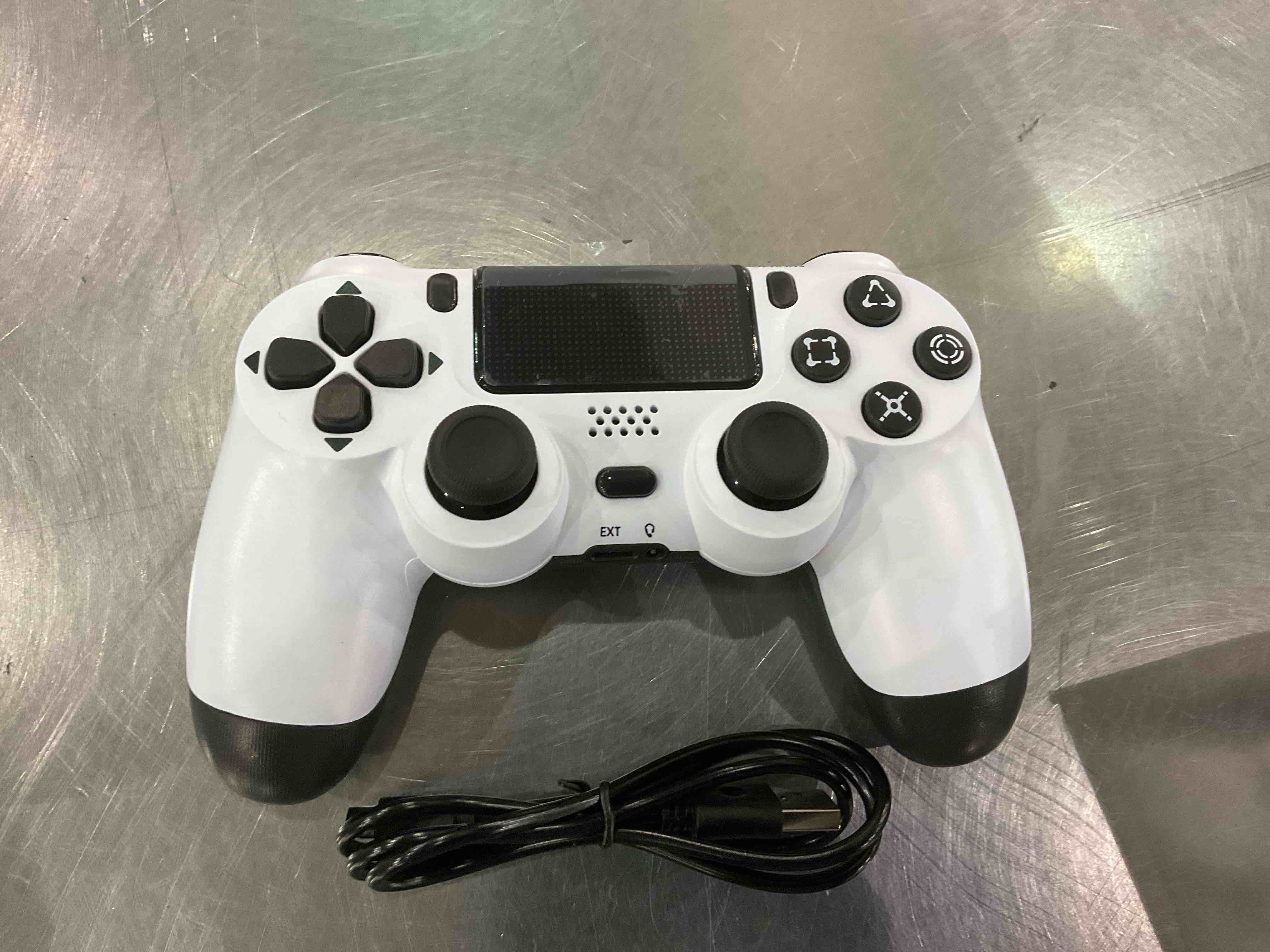 https://s3.amazonaws.com/lotting-images-prod/BargainHunt/EXS01031283_1710158005855.jpeg