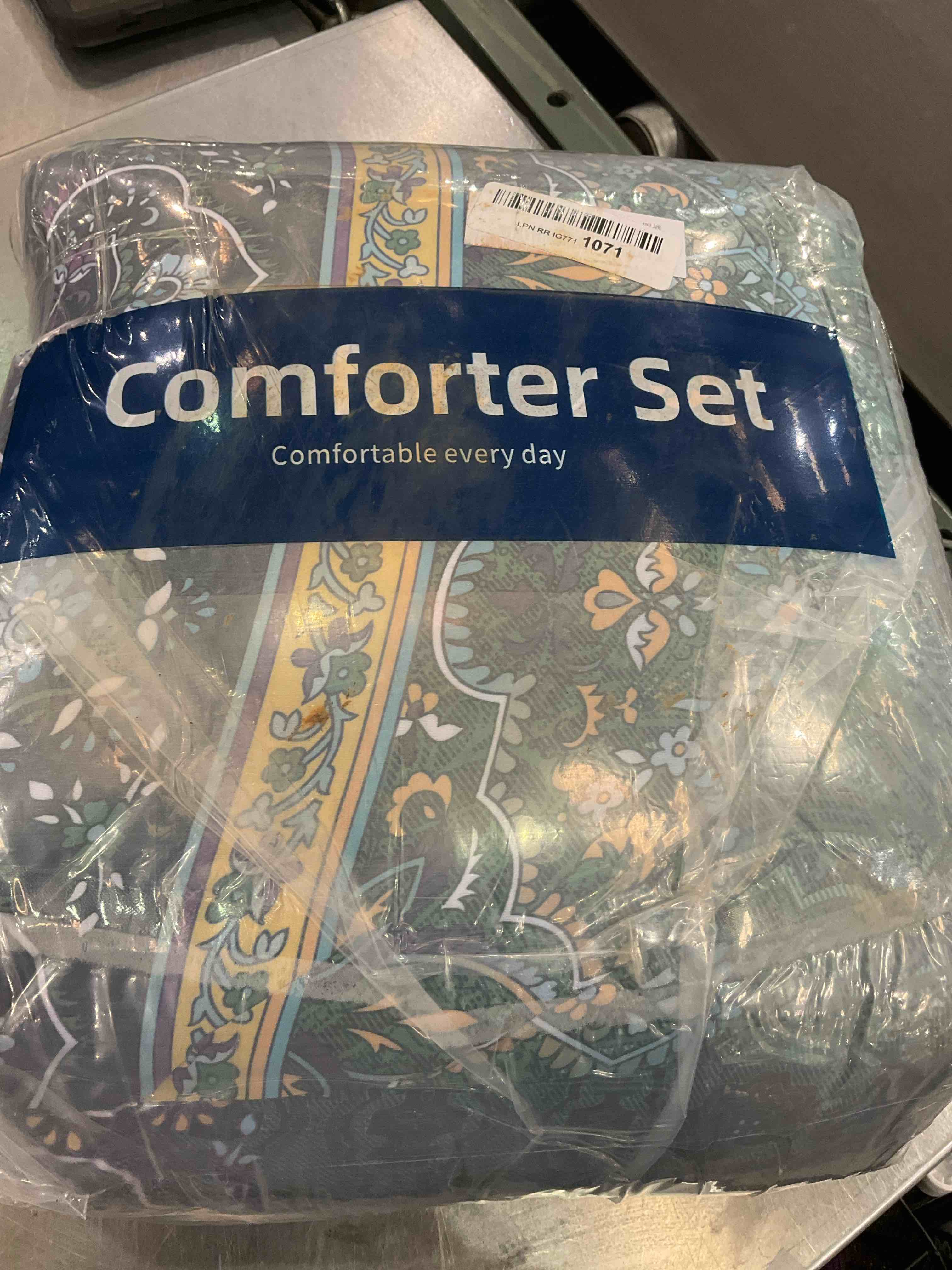 https://s3.amazonaws.com/lotting-images-prod/BargainHunt/EXS01031390_1710181496602.jpeg