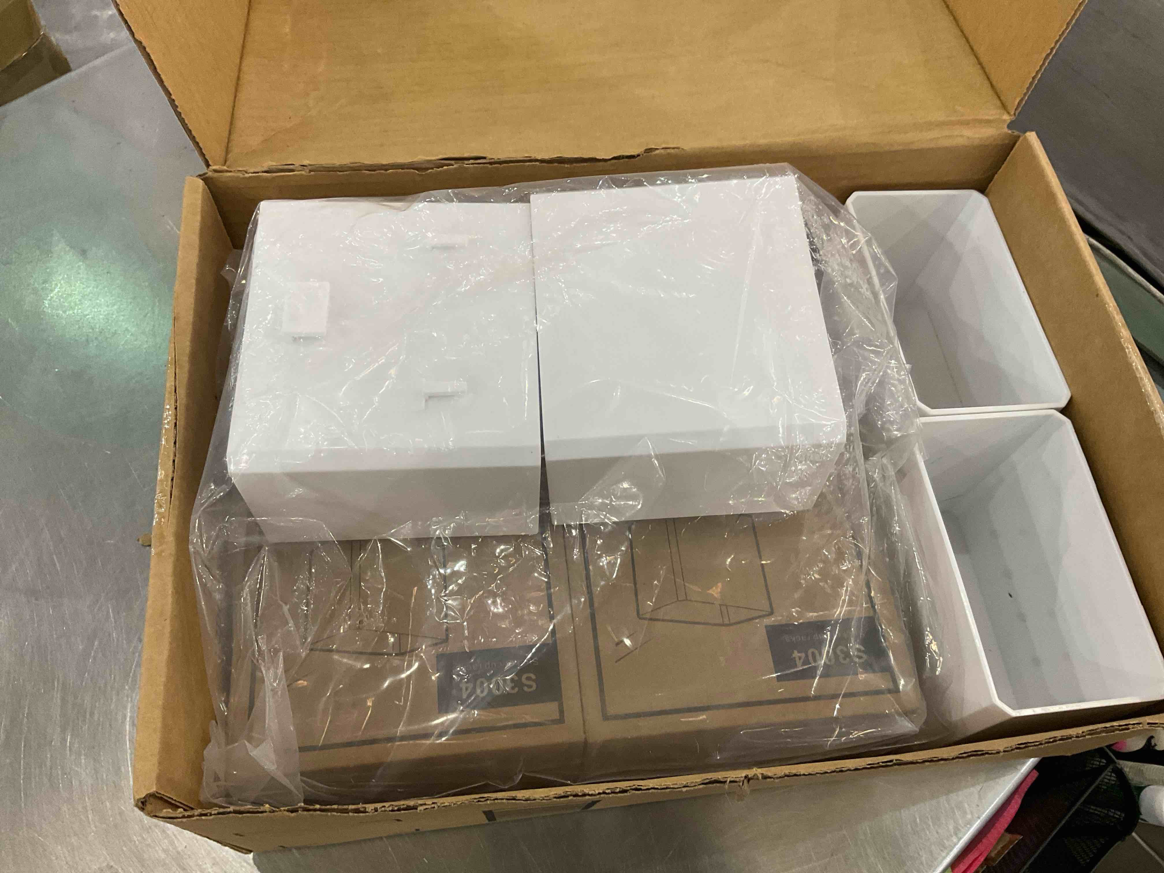 https://s3.amazonaws.com/lotting-images-prod/BargainHunt/EXS01031477_1710254101312.jpeg