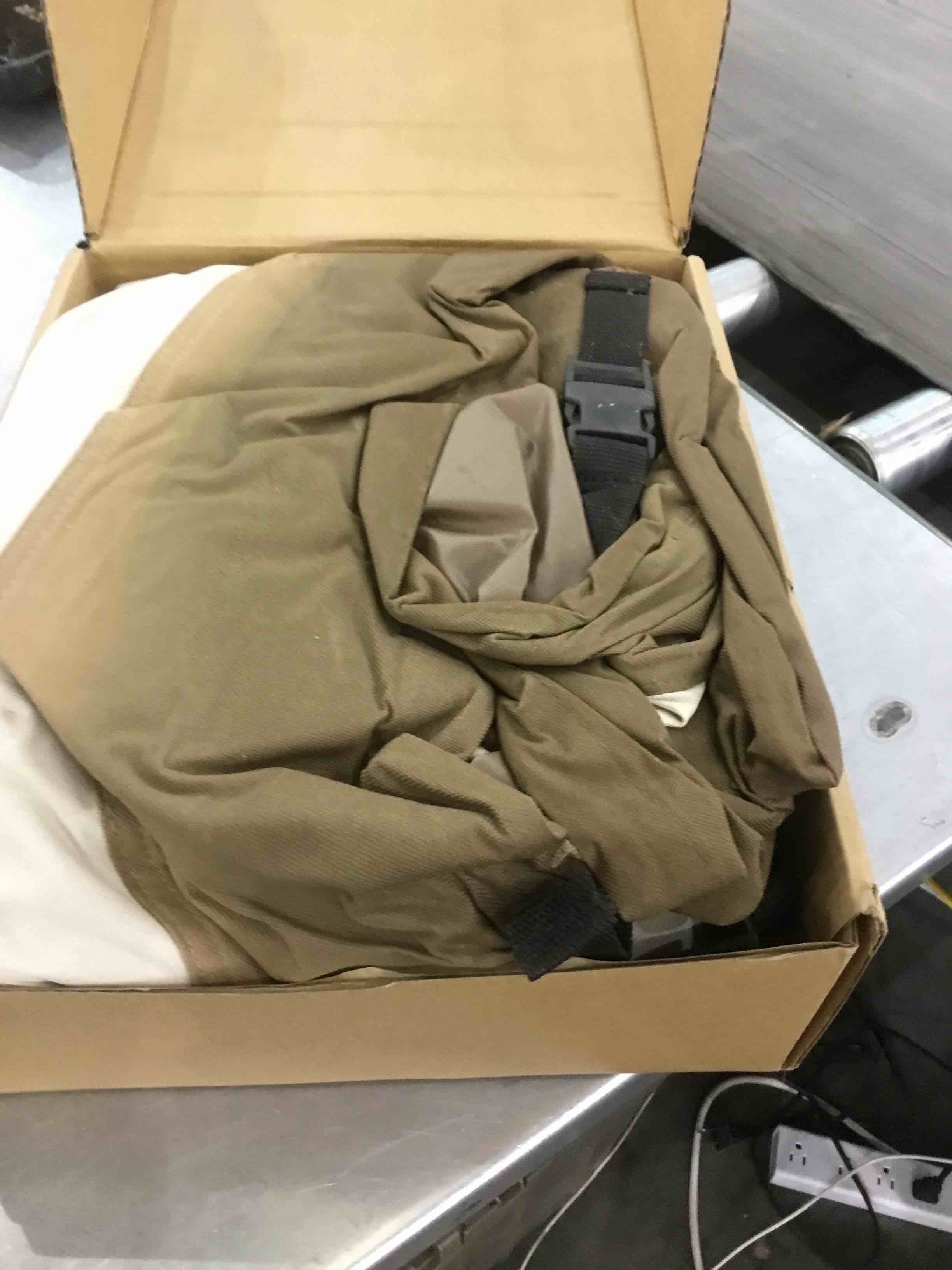 https://s3.amazonaws.com/lotting-images-prod/BargainHunt/EXS01031565_1707831925627.jpeg