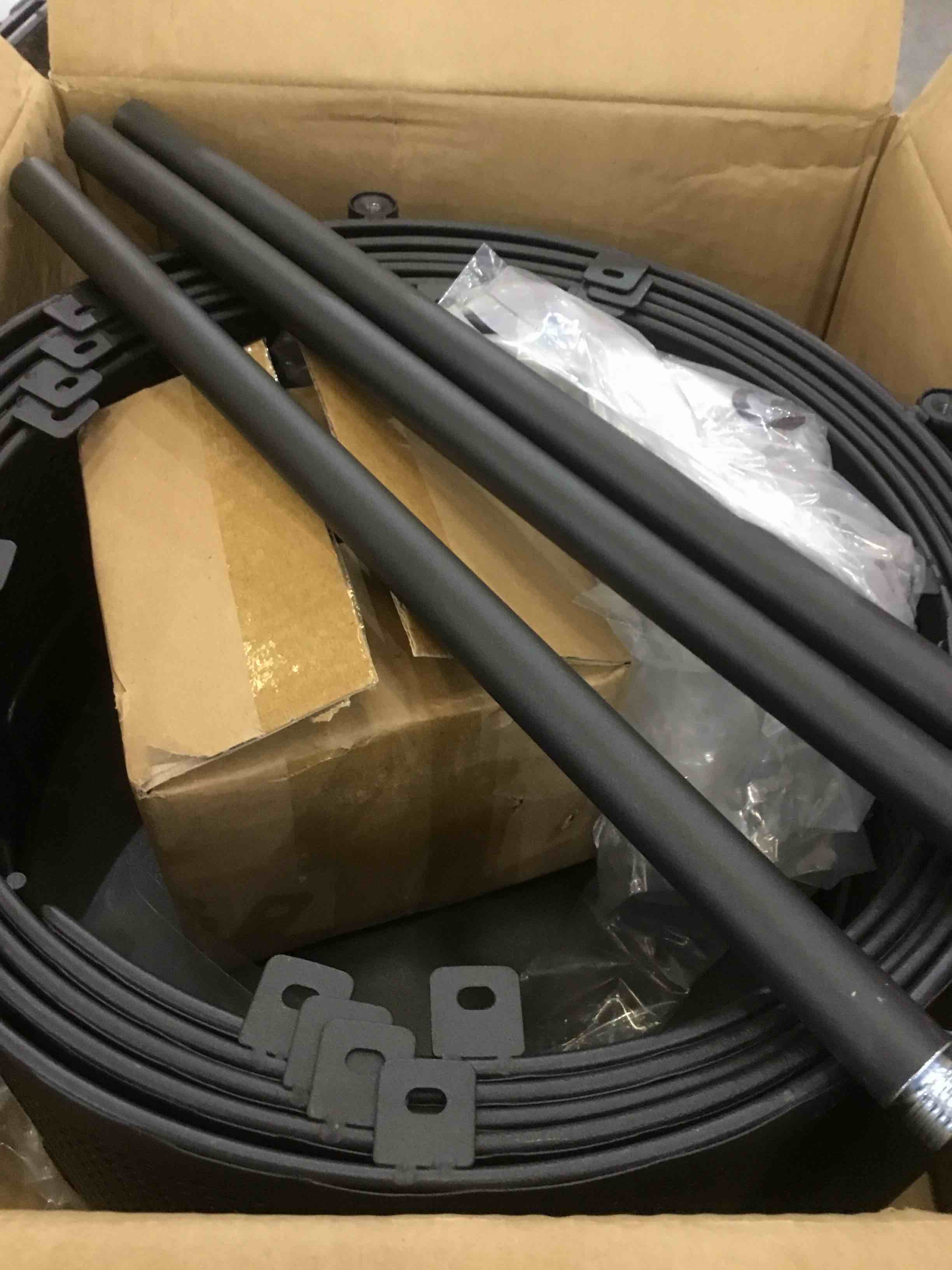 https://s3.amazonaws.com/lotting-images-prod/BargainHunt/EXS01031861_1708025413939.jpeg
