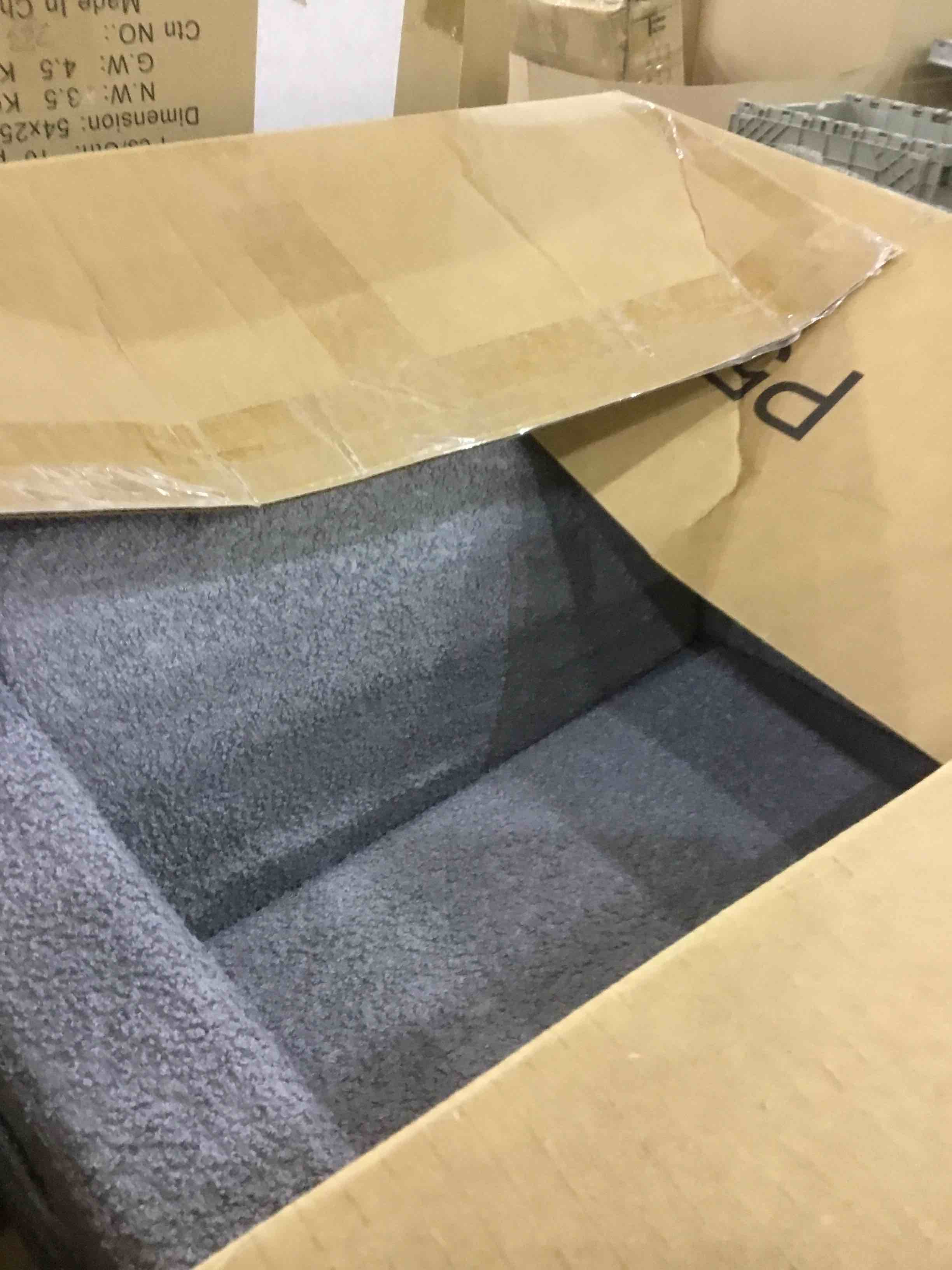 https://s3.amazonaws.com/lotting-images-prod/BargainHunt/EXS01031944_1708345941840.jpeg