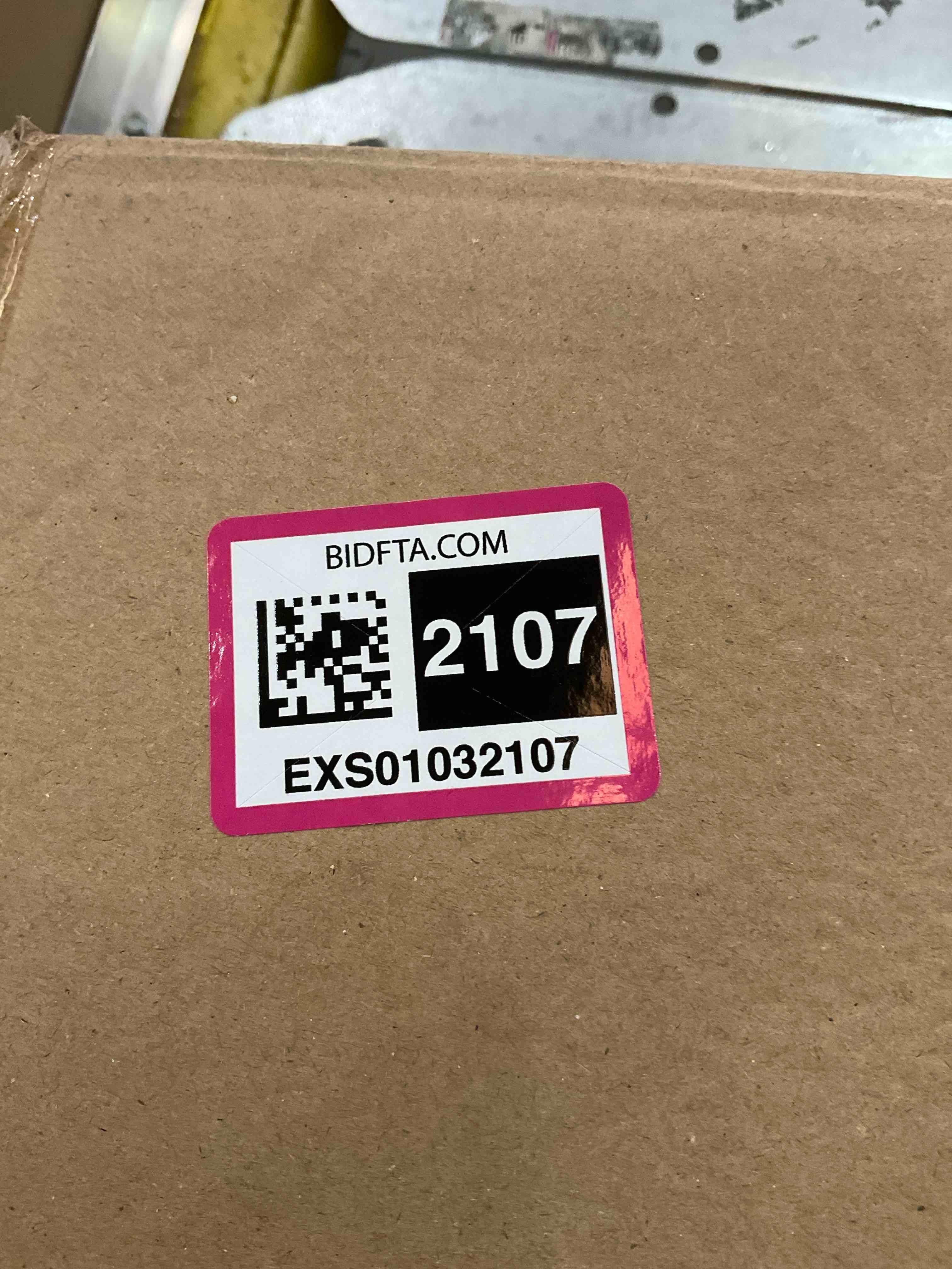 https://s3.amazonaws.com/lotting-images-prod/BargainHunt/EXS01032107_1708367677784.jpeg