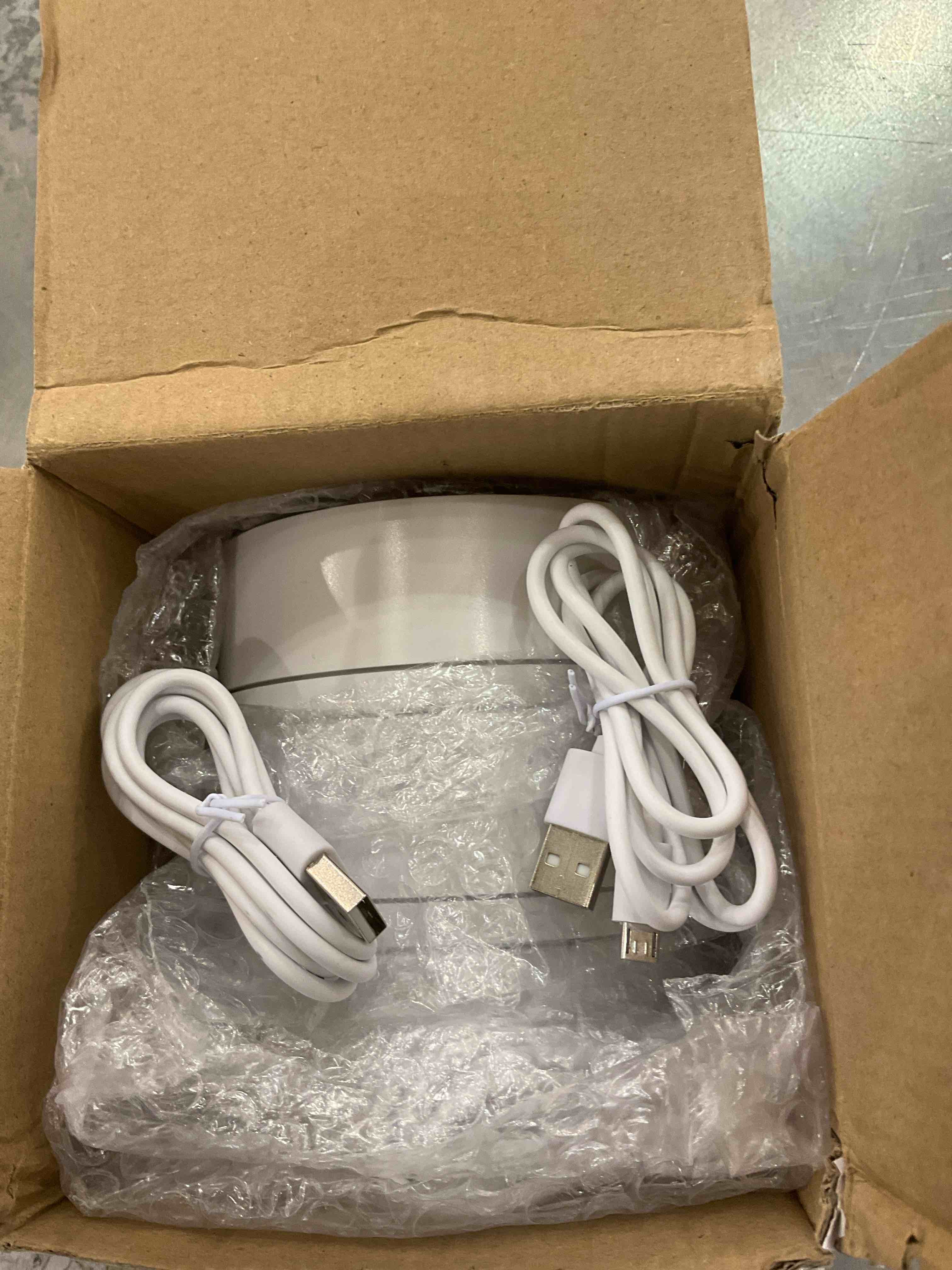 https://s3.amazonaws.com/lotting-images-prod/BargainHunt/EXS01032206_1708443629367.jpeg