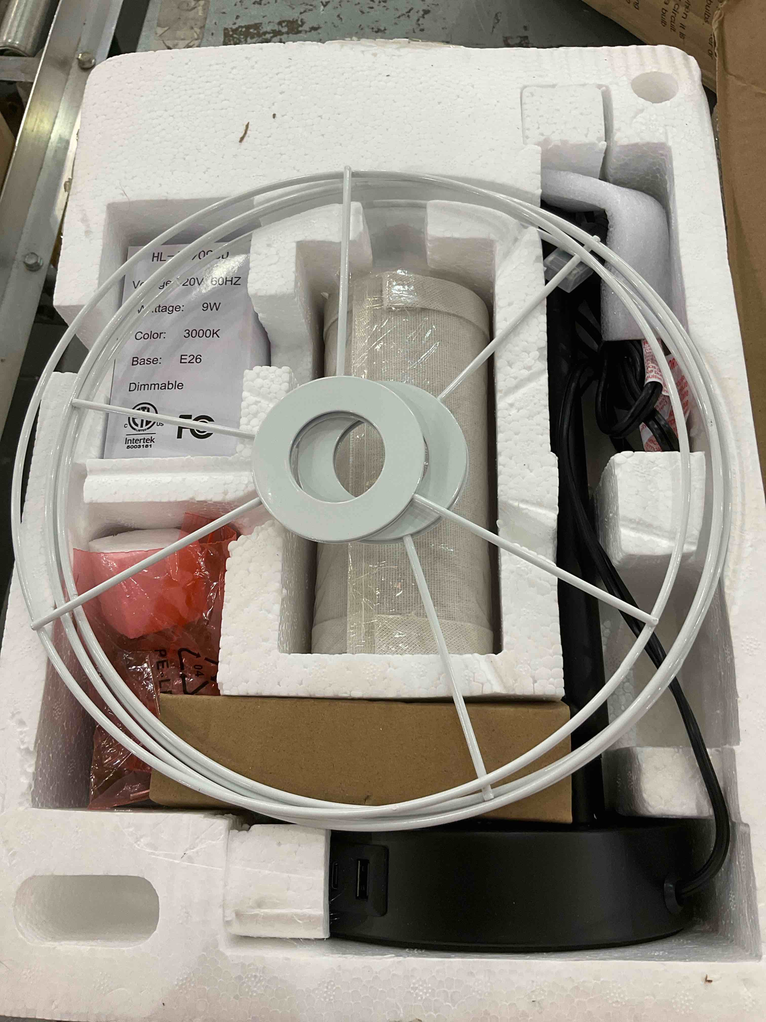 https://s3.amazonaws.com/lotting-images-prod/BargainHunt/EXS01032395_1708543763997.jpeg