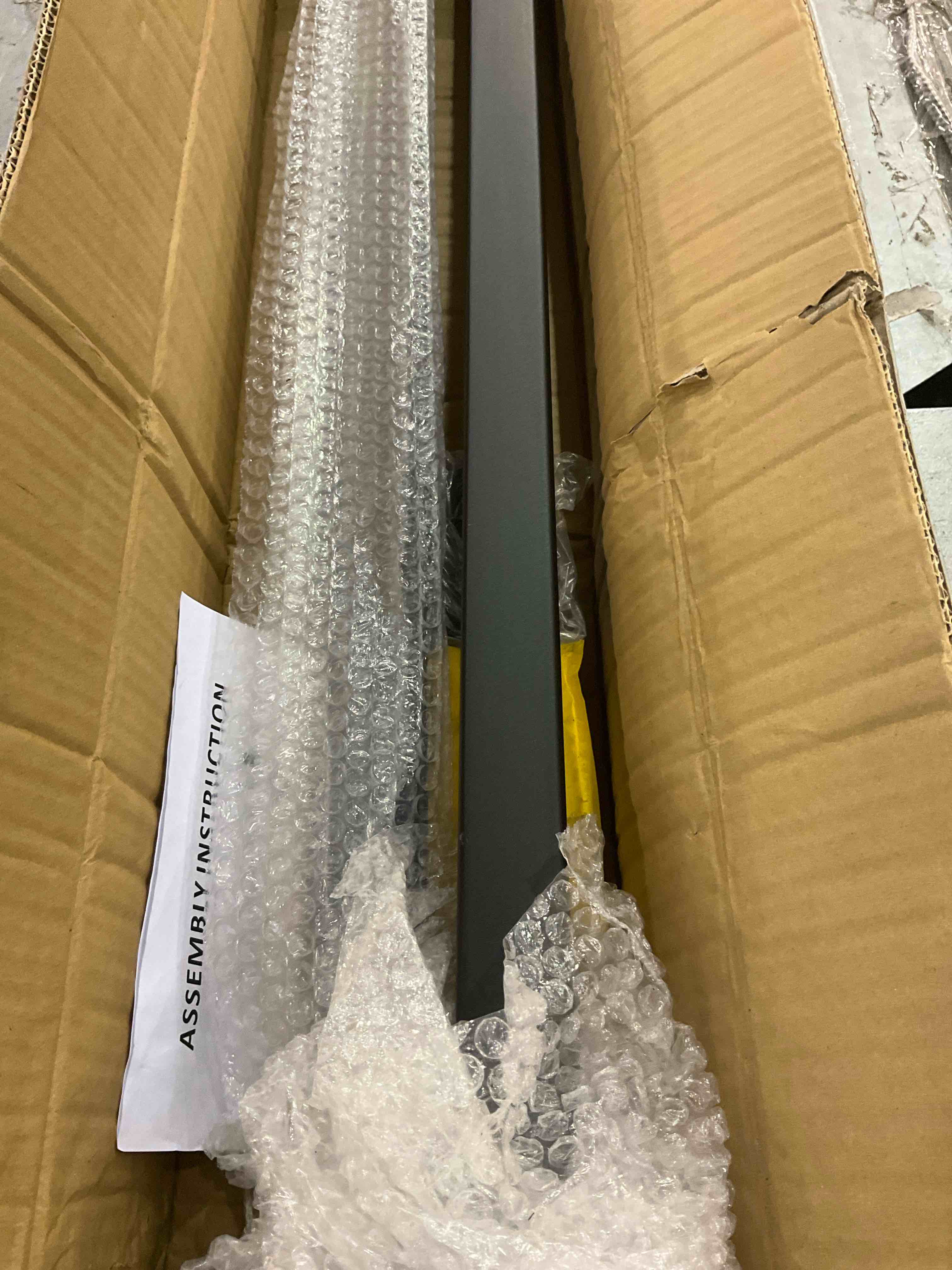 https://s3.amazonaws.com/lotting-images-prod/BargainHunt/EXS01032410_1708603980171.jpeg