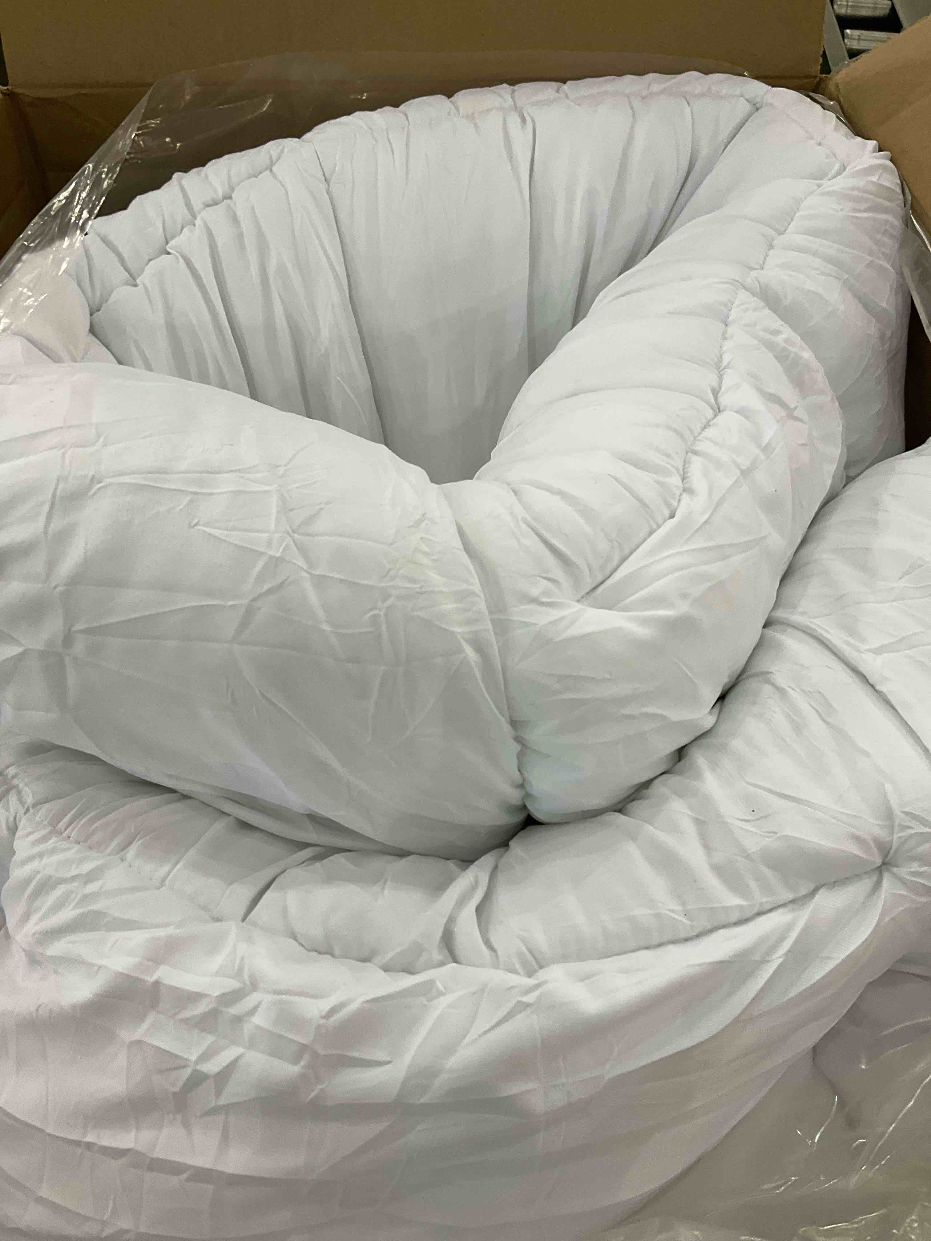 https://s3.amazonaws.com/lotting-images-prod/BargainHunt/EXS01032433_1708615127684.jpeg