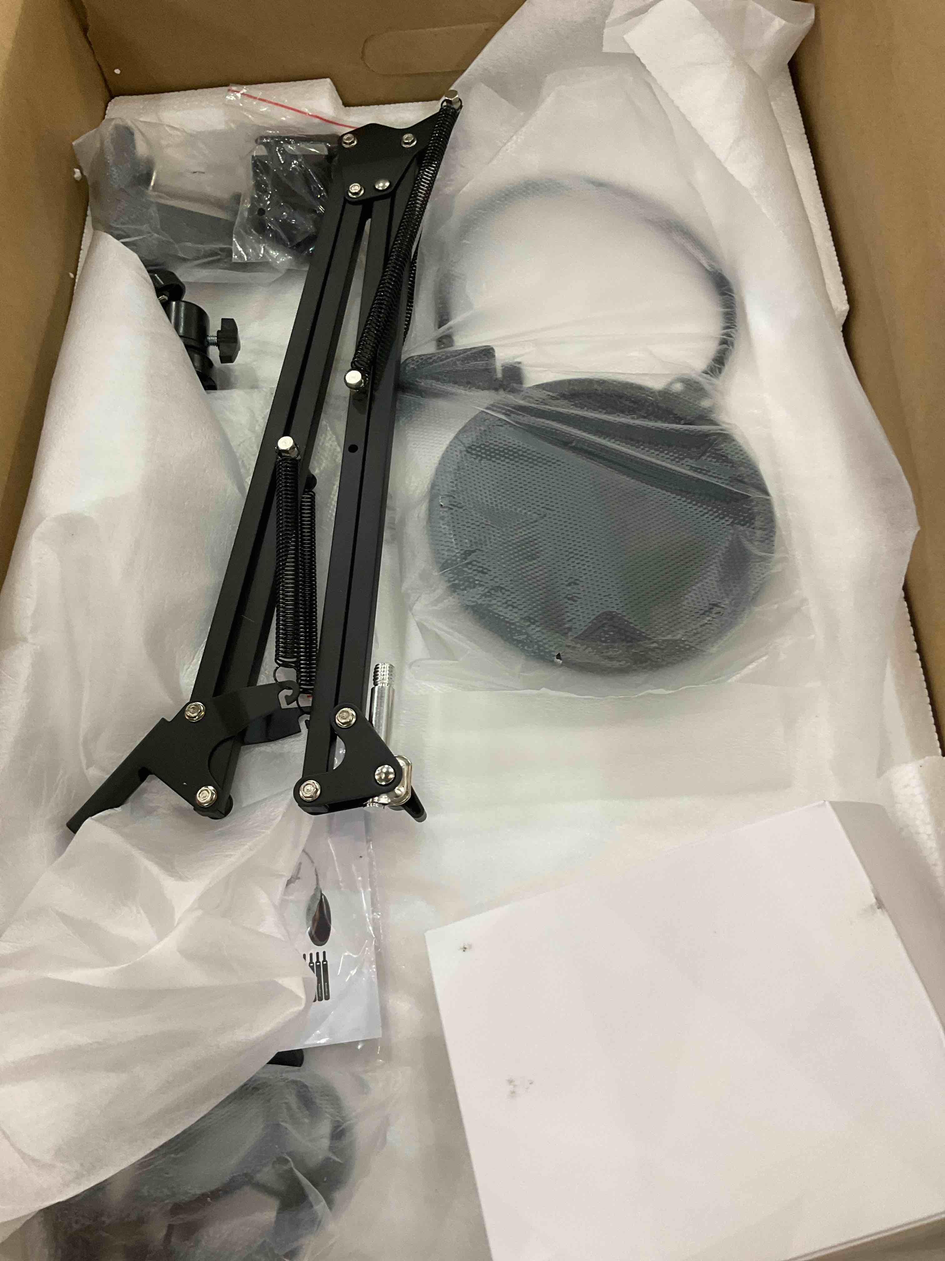 https://s3.amazonaws.com/lotting-images-prod/BargainHunt/EXS01032447_1708618274455.jpeg