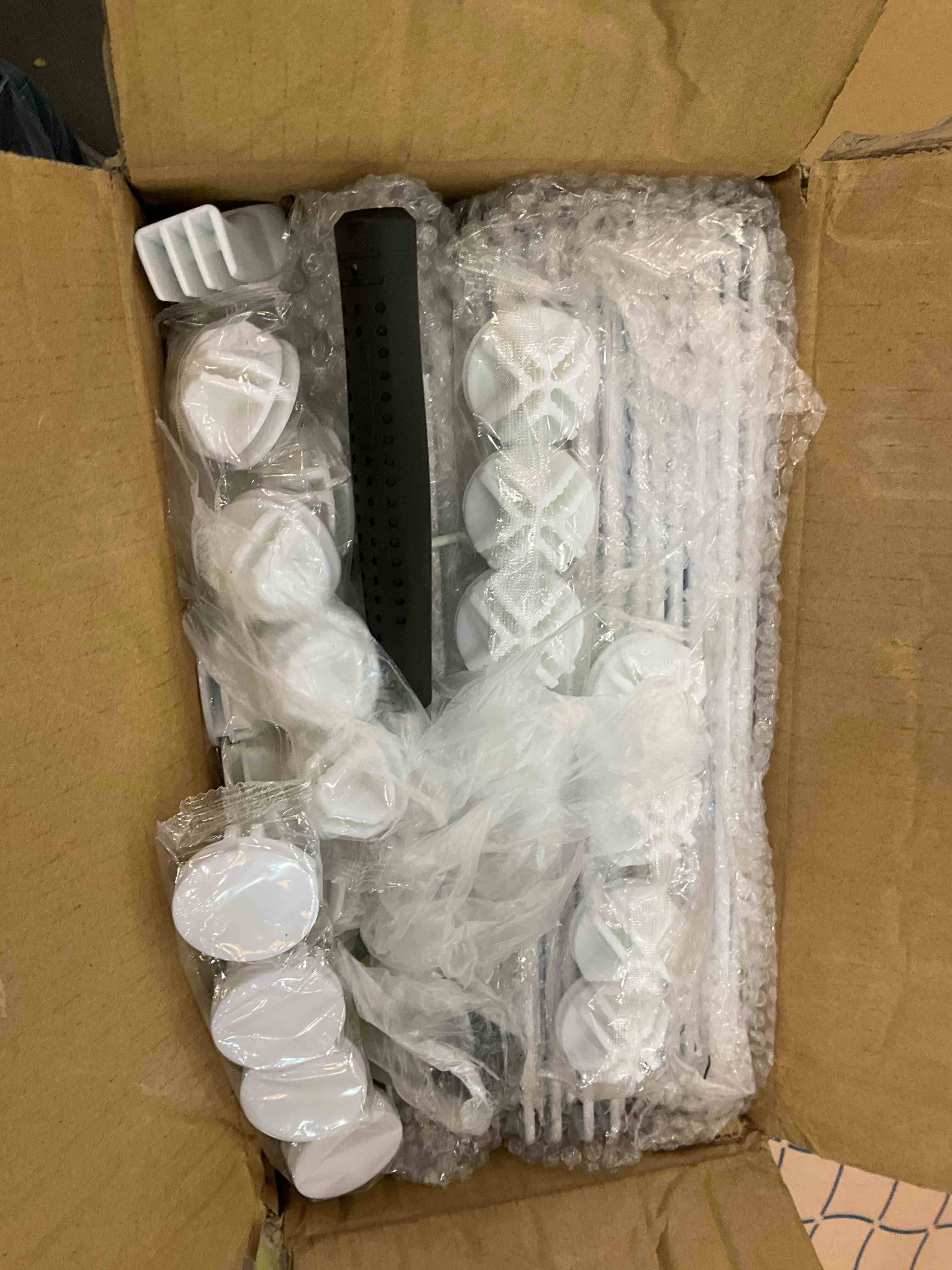 https://s3.amazonaws.com/lotting-images-prod/BargainHunt/EXS01033122_1710437537192.jpeg