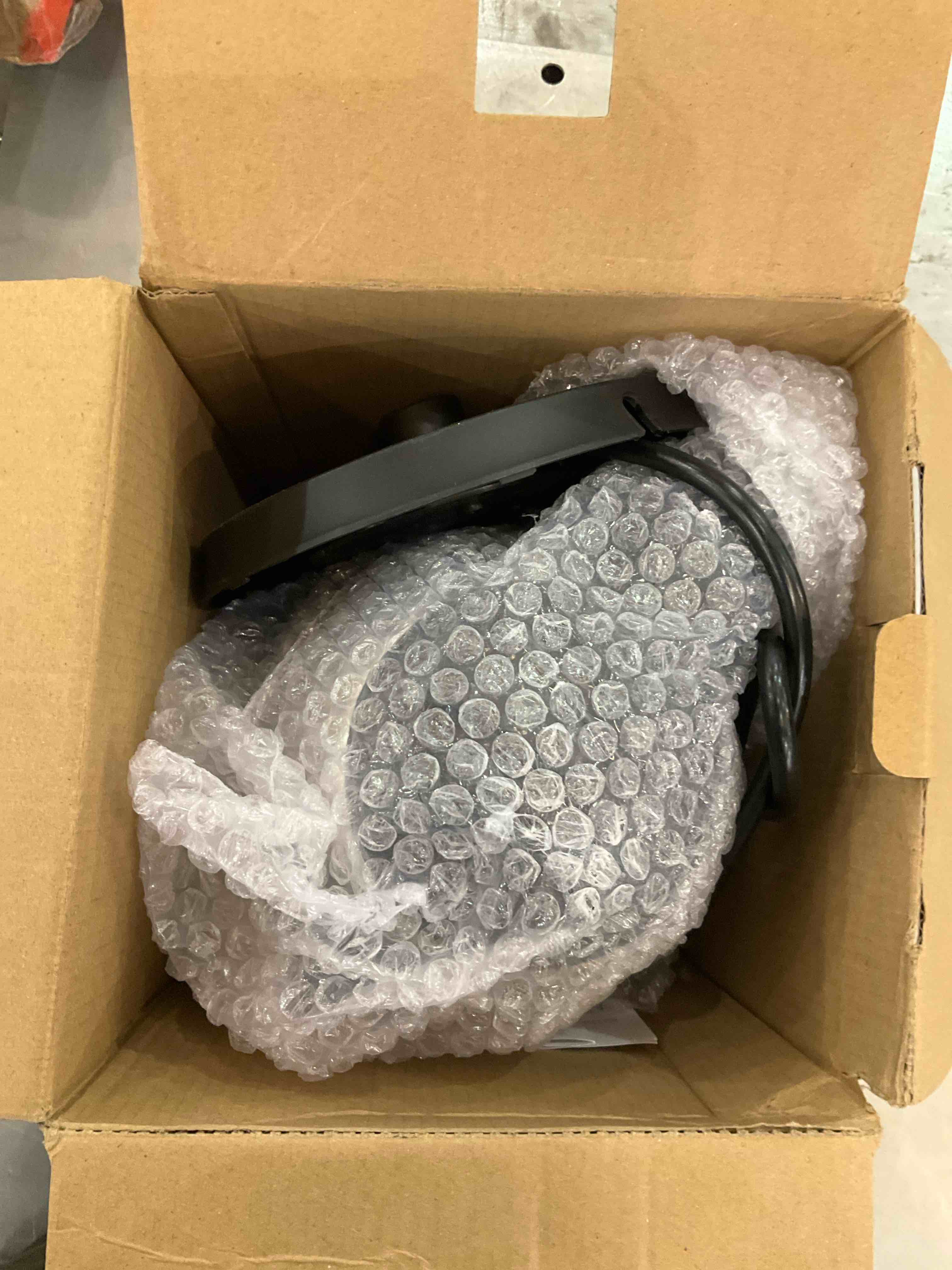 https://s3.amazonaws.com/lotting-images-prod/BargainHunt/EXS01033203_1710775894742.jpeg