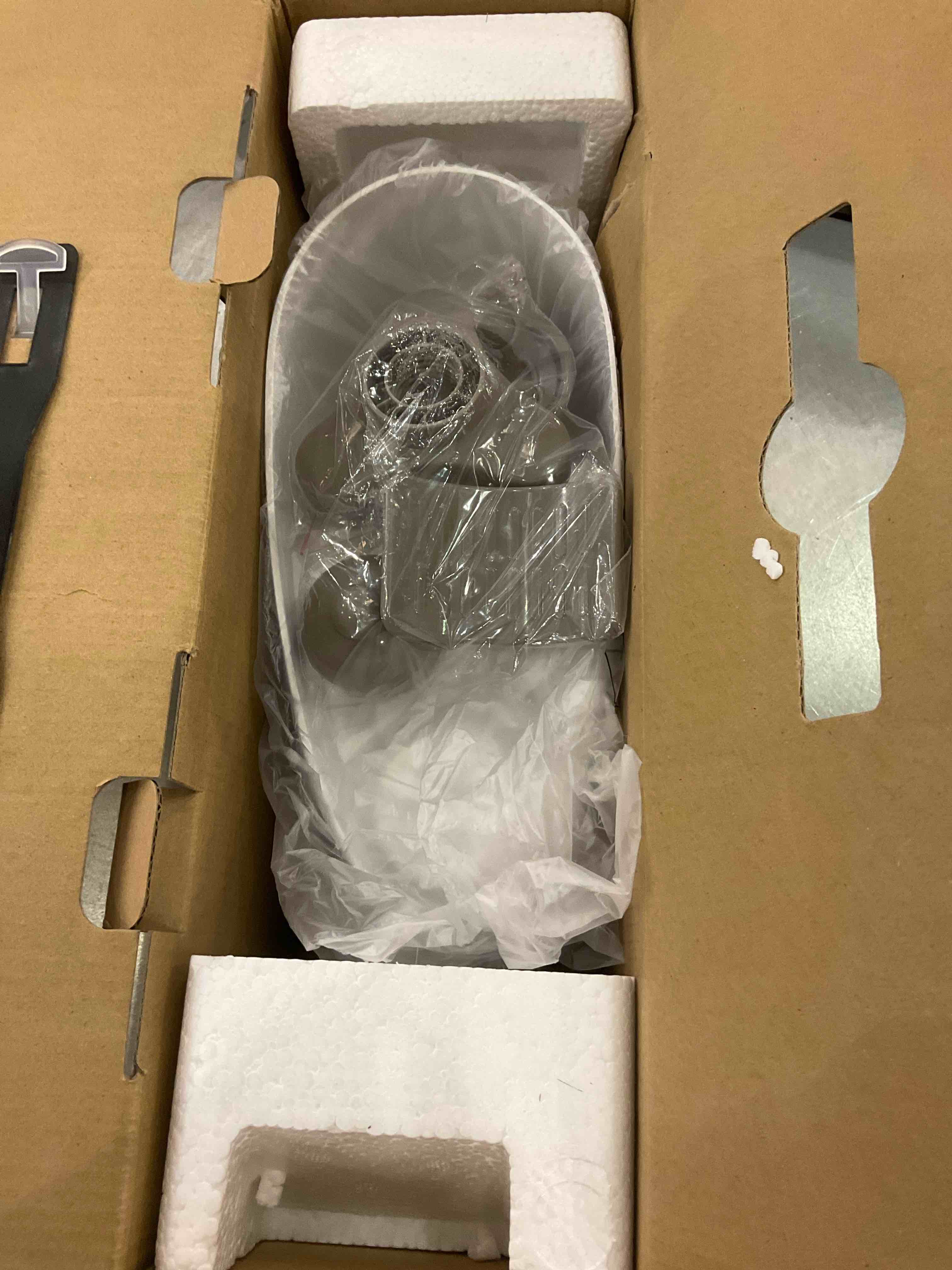 https://s3.amazonaws.com/lotting-images-prod/BargainHunt/EXS01033521_1709056249633.jpeg