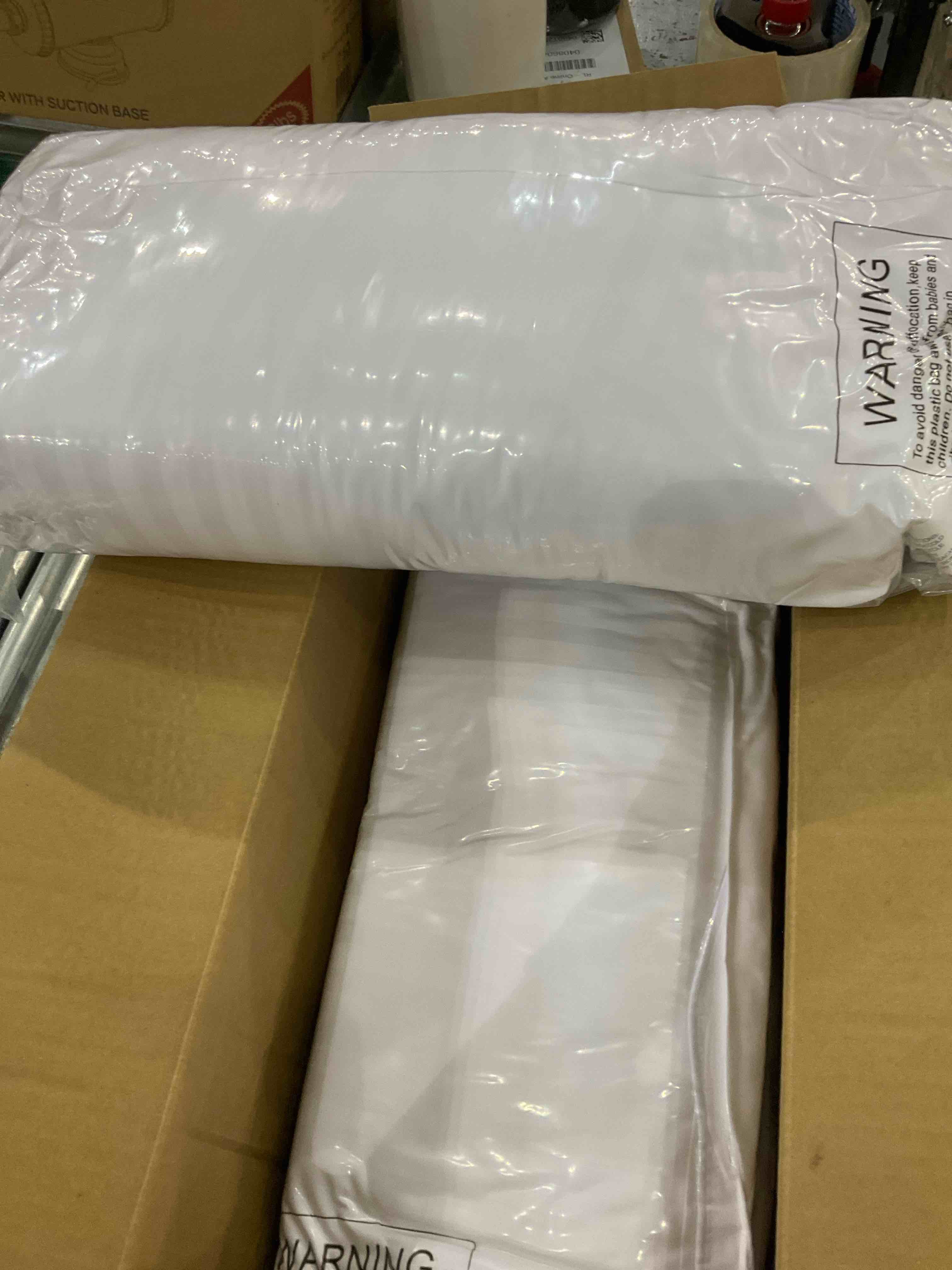 https://s3.amazonaws.com/lotting-images-prod/BargainHunt/EXS01033585_1709124683017.jpeg
