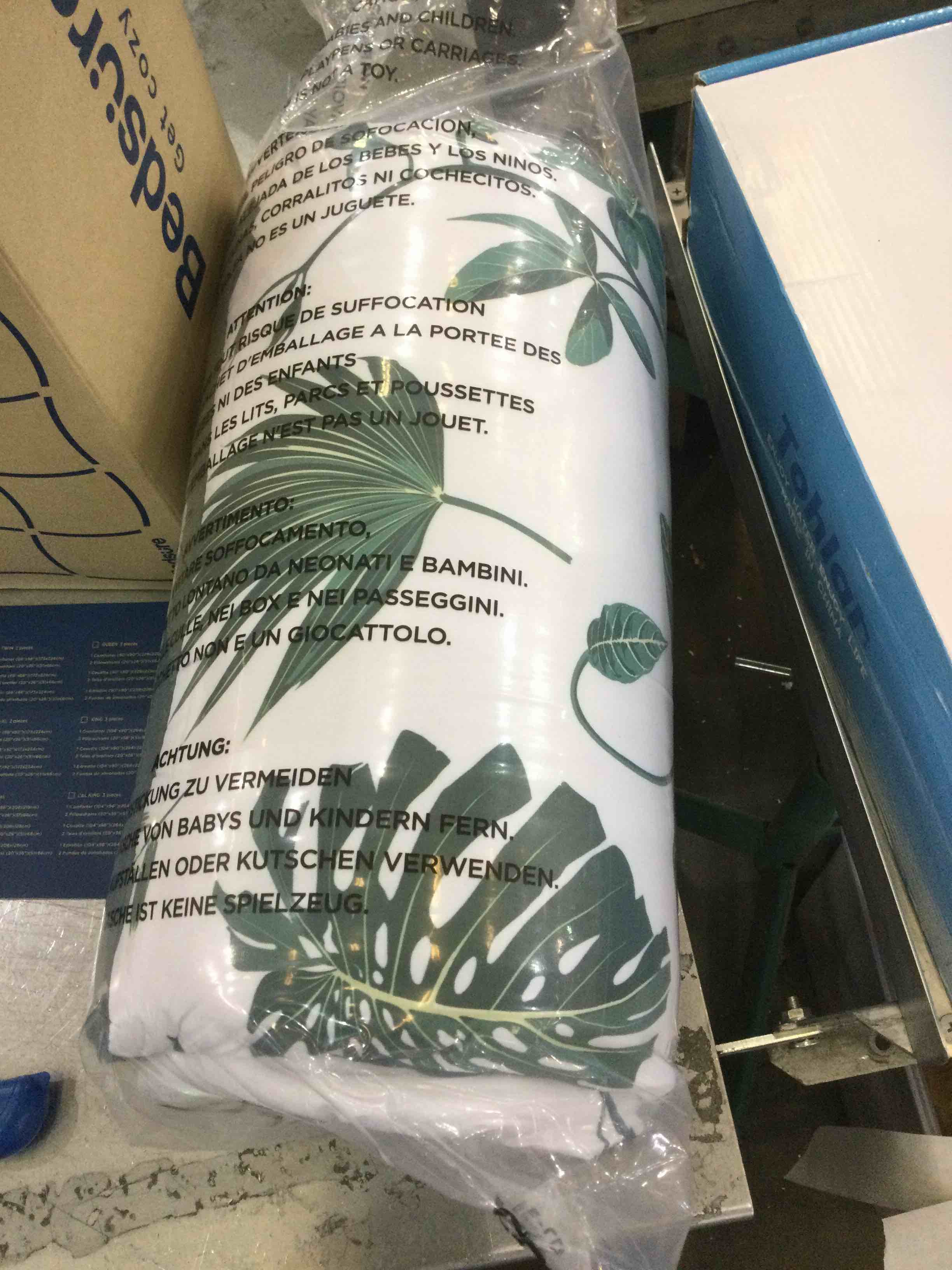 https://s3.amazonaws.com/lotting-images-prod/BargainHunt/EXS01035810_1708454897178.jpeg