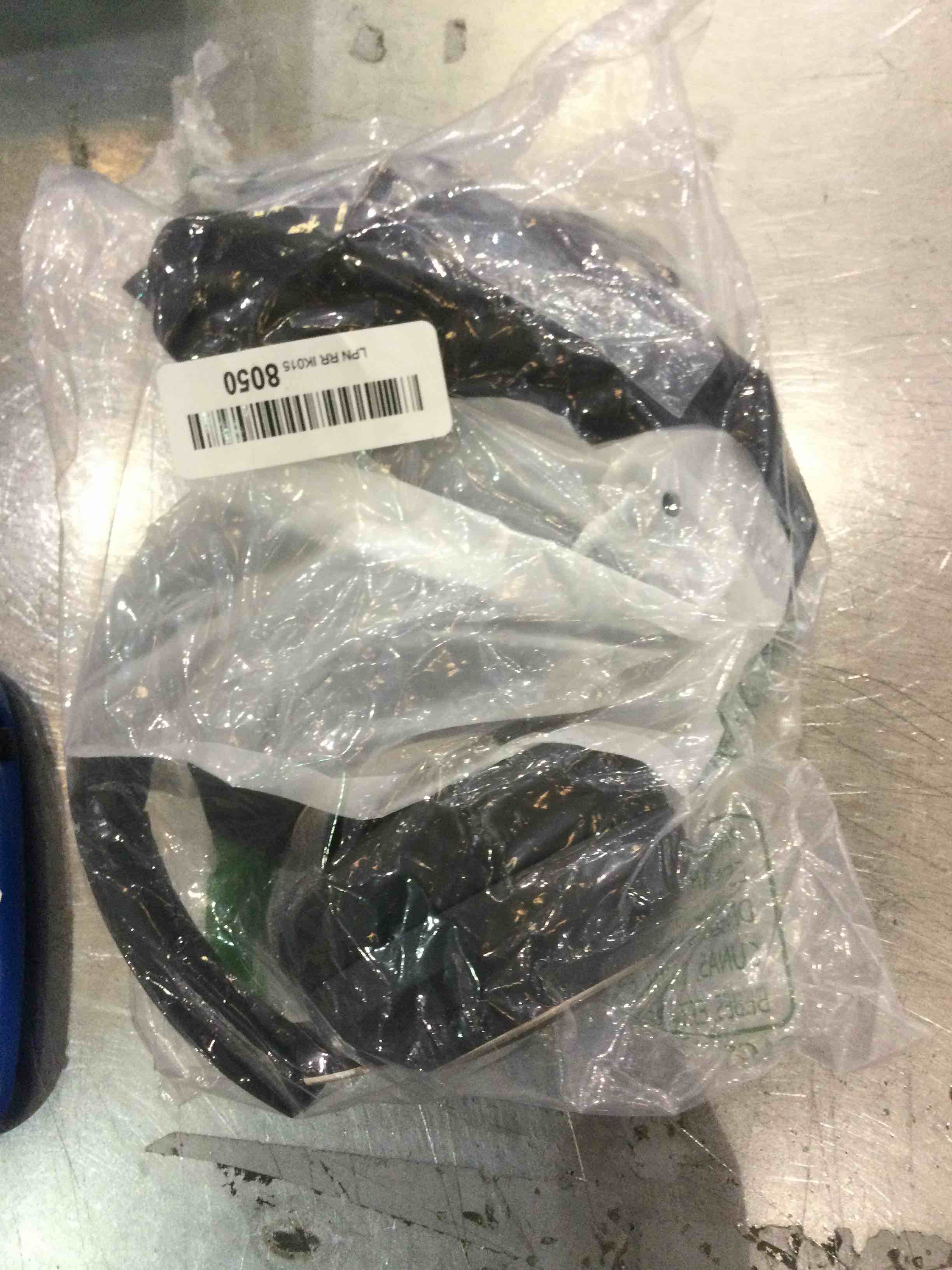 https://s3.amazonaws.com/lotting-images-prod/BargainHunt/EXS01035844_1708460009529.jpeg