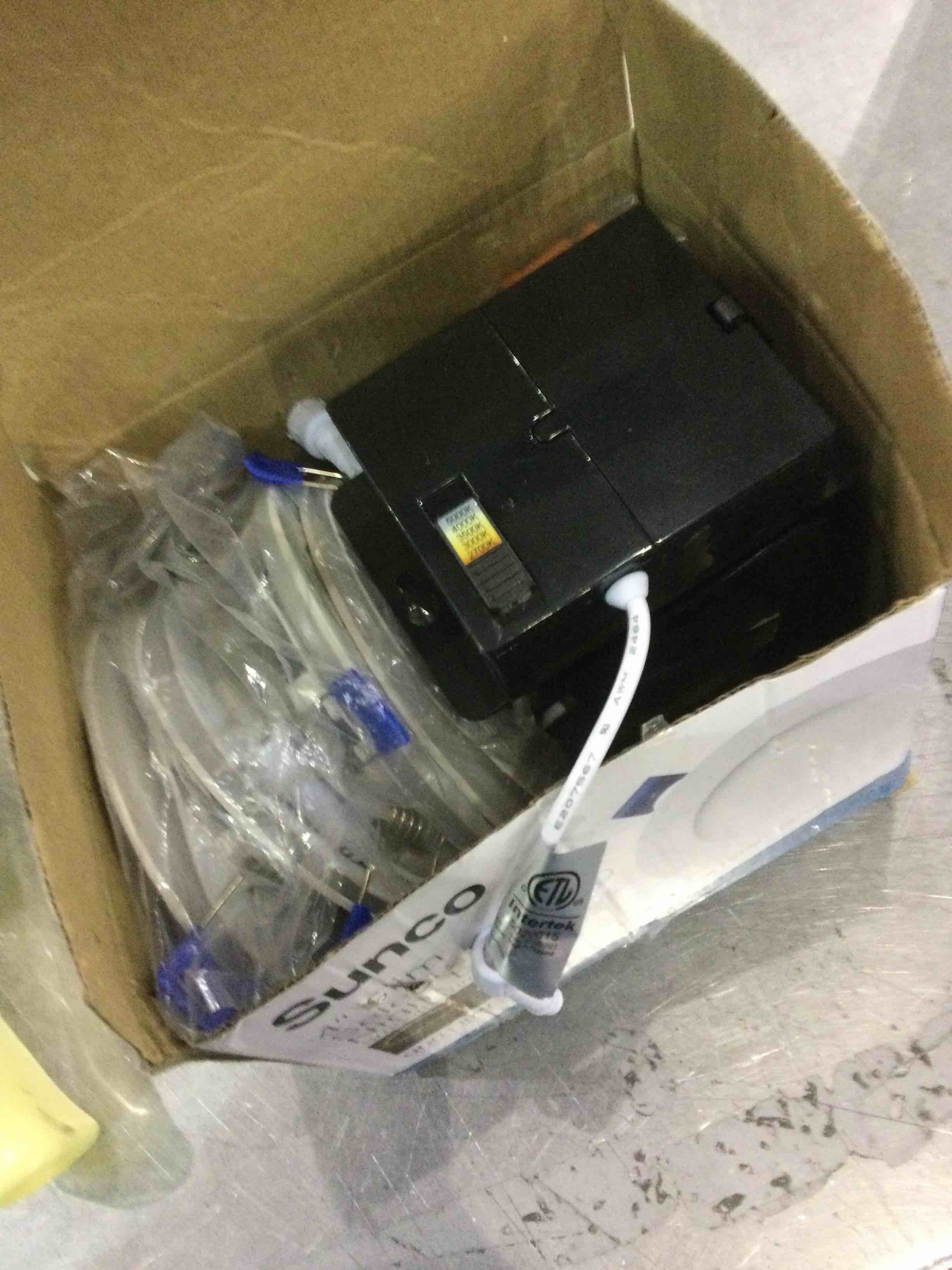 https://s3.amazonaws.com/lotting-images-prod/BargainHunt/EXS01035865_1708519185870.jpeg