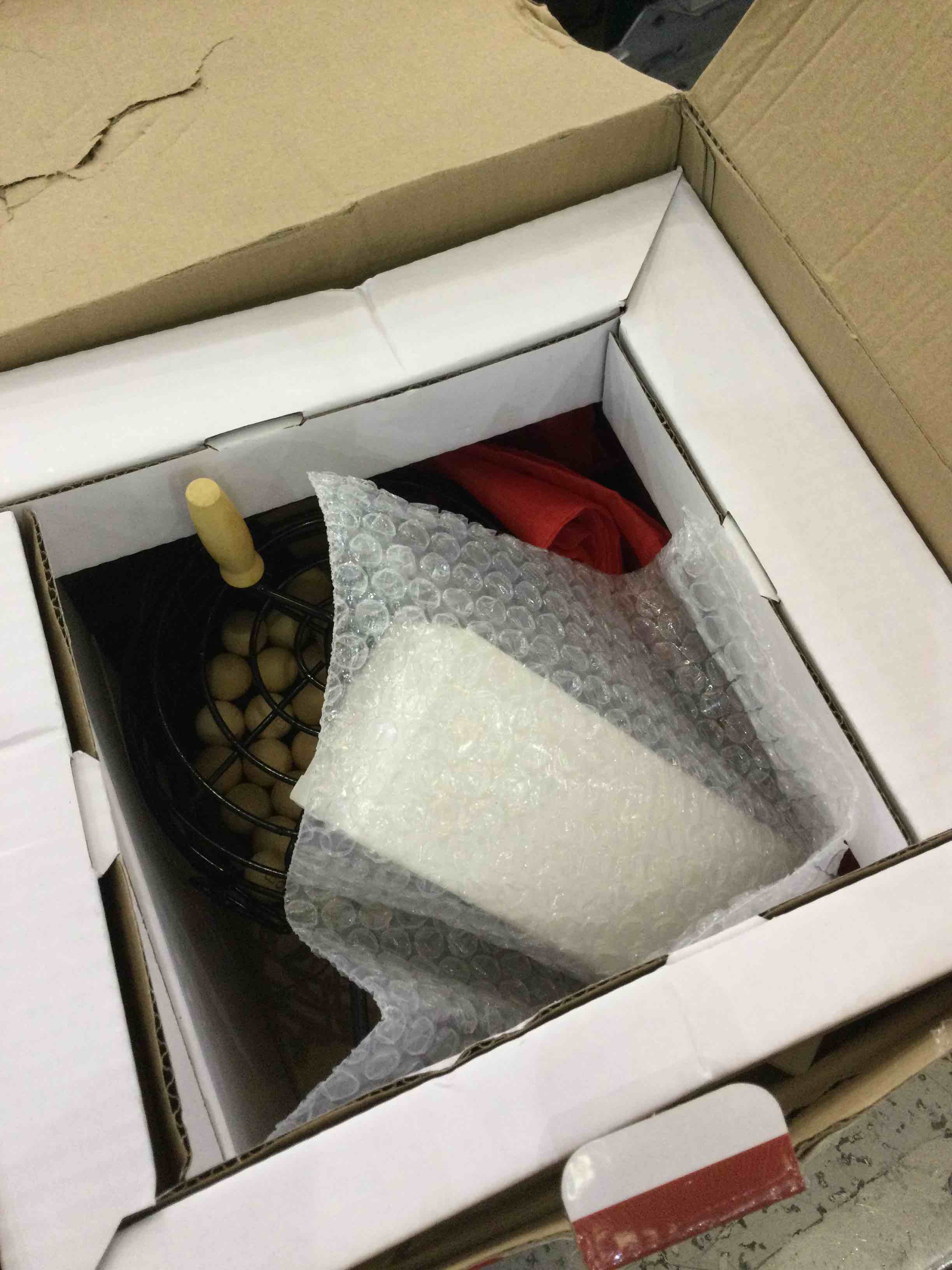 https://s3.amazonaws.com/lotting-images-prod/BargainHunt/EXS01035953_1708531915424.jpeg
