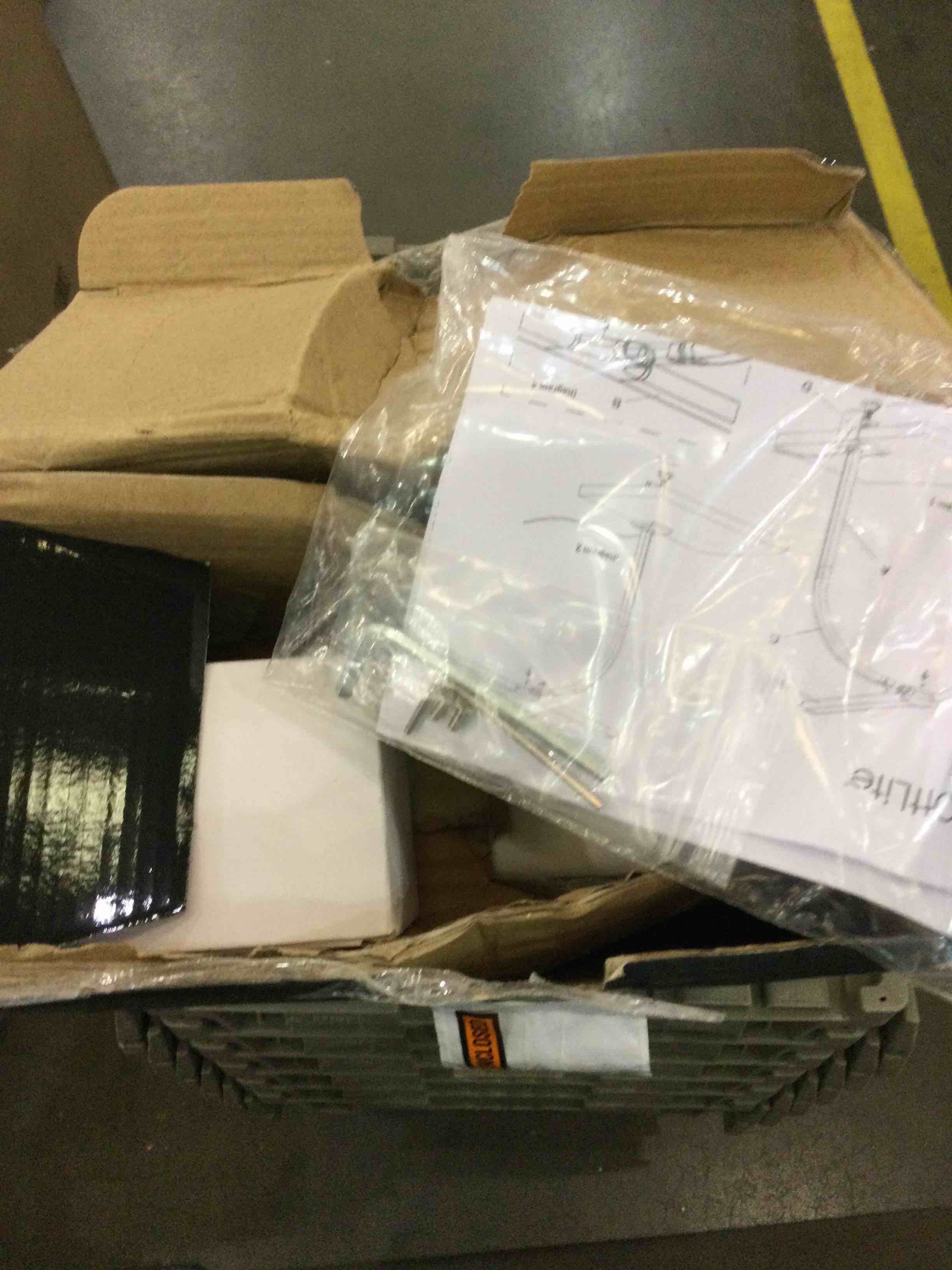 https://s3.amazonaws.com/lotting-images-prod/BargainHunt/EXS01035989_1708538870443.jpeg