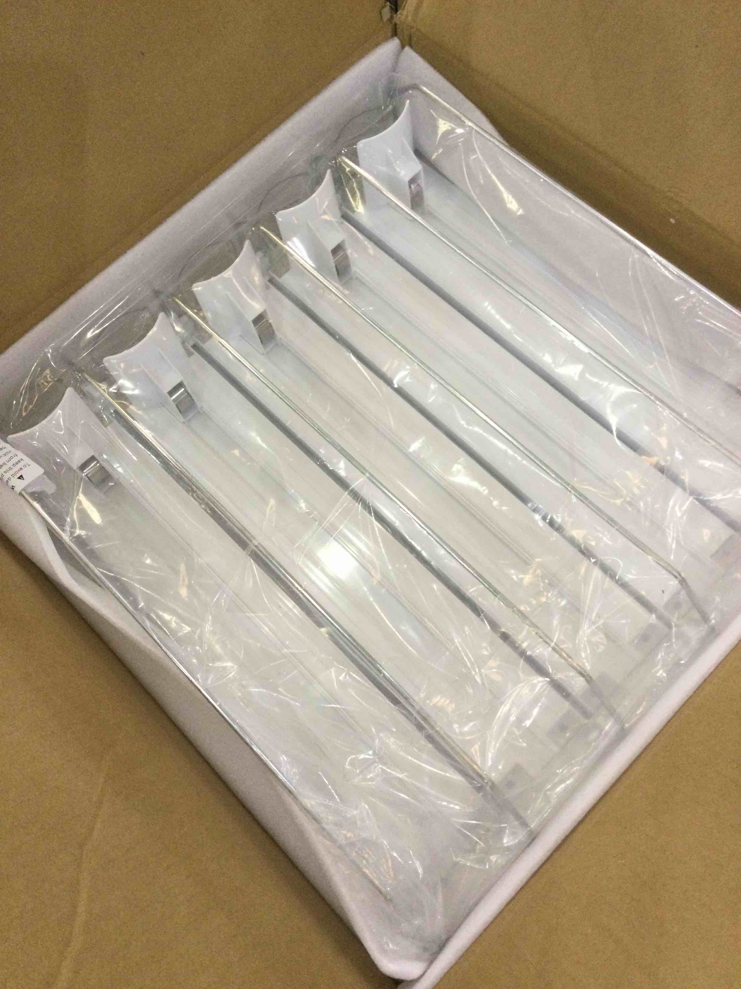 https://s3.amazonaws.com/lotting-images-prod/BargainHunt/EXS01036137_1708012458603.jpeg
