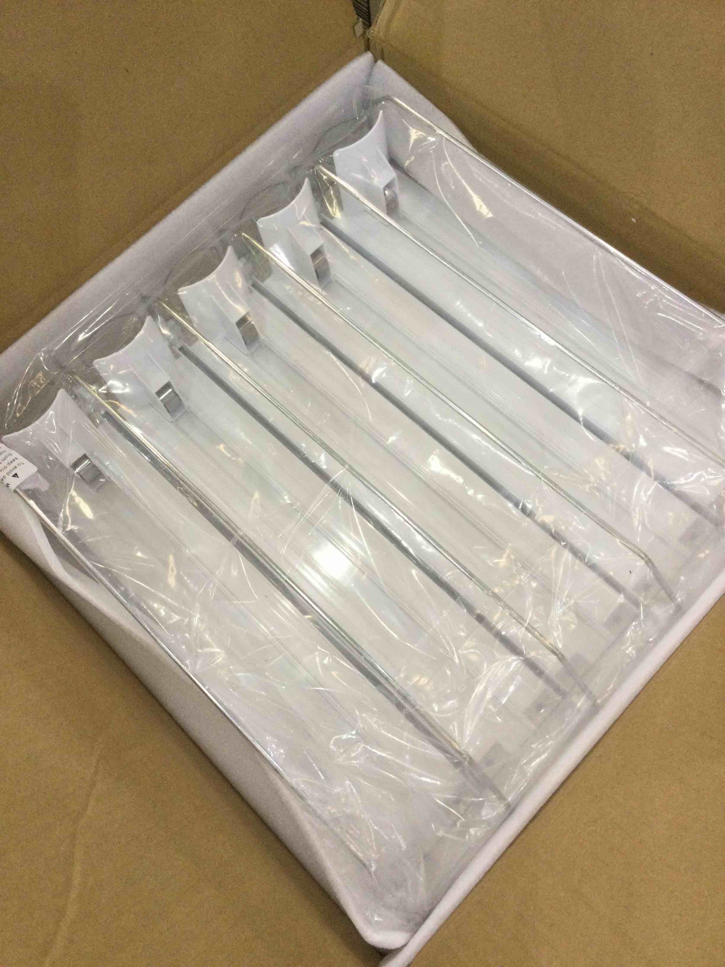 https://s3.amazonaws.com/lotting-images-prod/BargainHunt/EXS01036137_1708012459669.jpeg