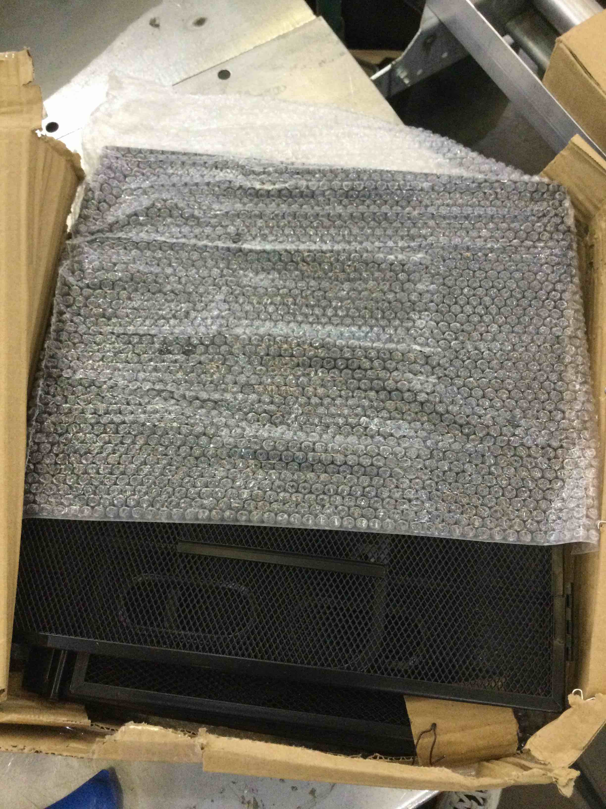 https://s3.amazonaws.com/lotting-images-prod/BargainHunt/EXS01036181_1708021347611.jpeg