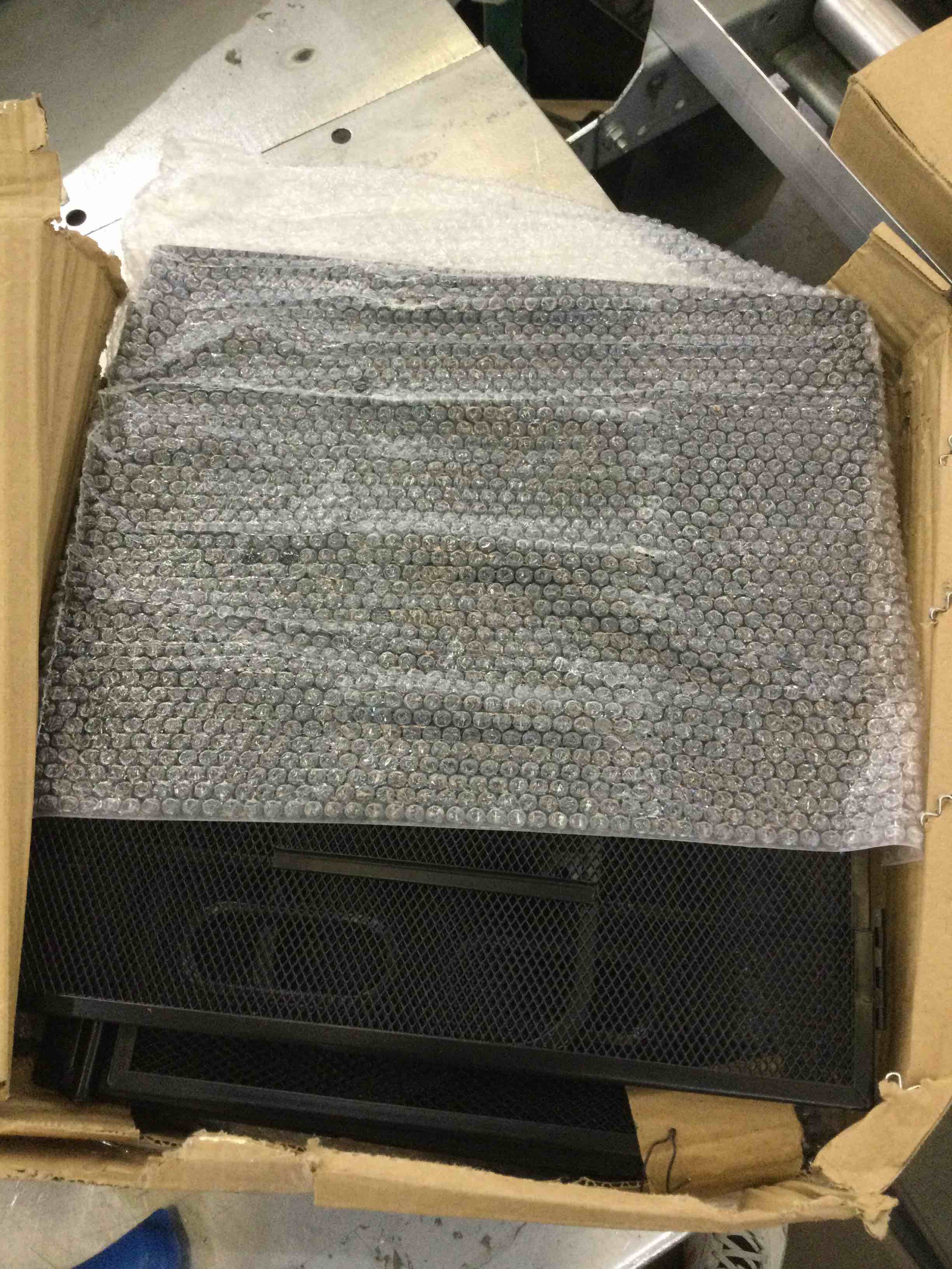 https://s3.amazonaws.com/lotting-images-prod/BargainHunt/EXS01036181_1708021348812.jpeg