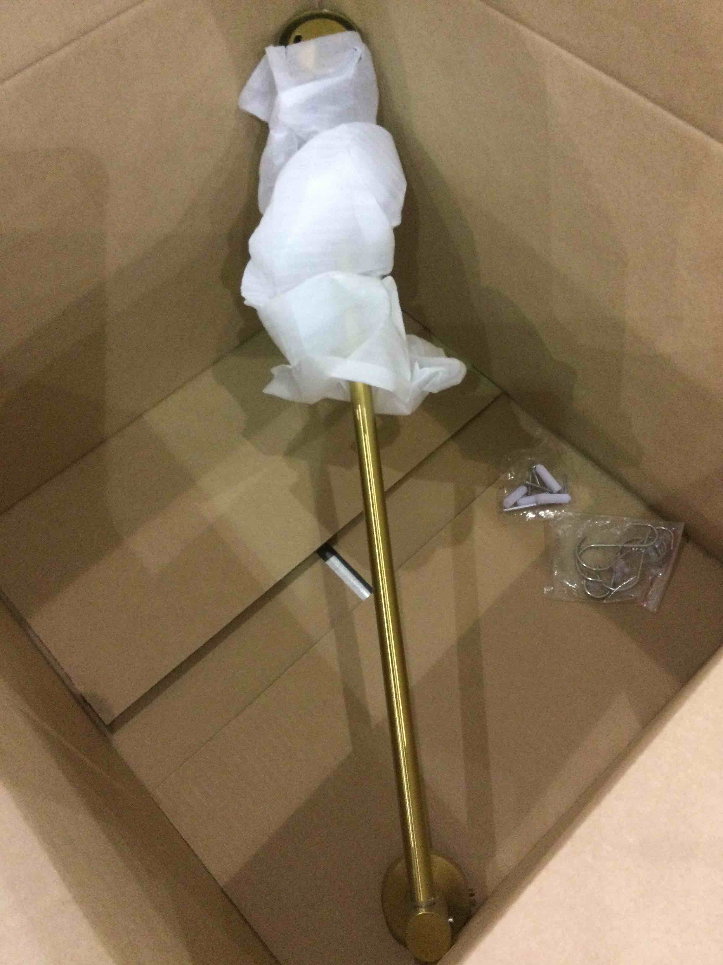 https://s3.amazonaws.com/lotting-images-prod/BargainHunt/EXS01036415_1708345106174.jpeg