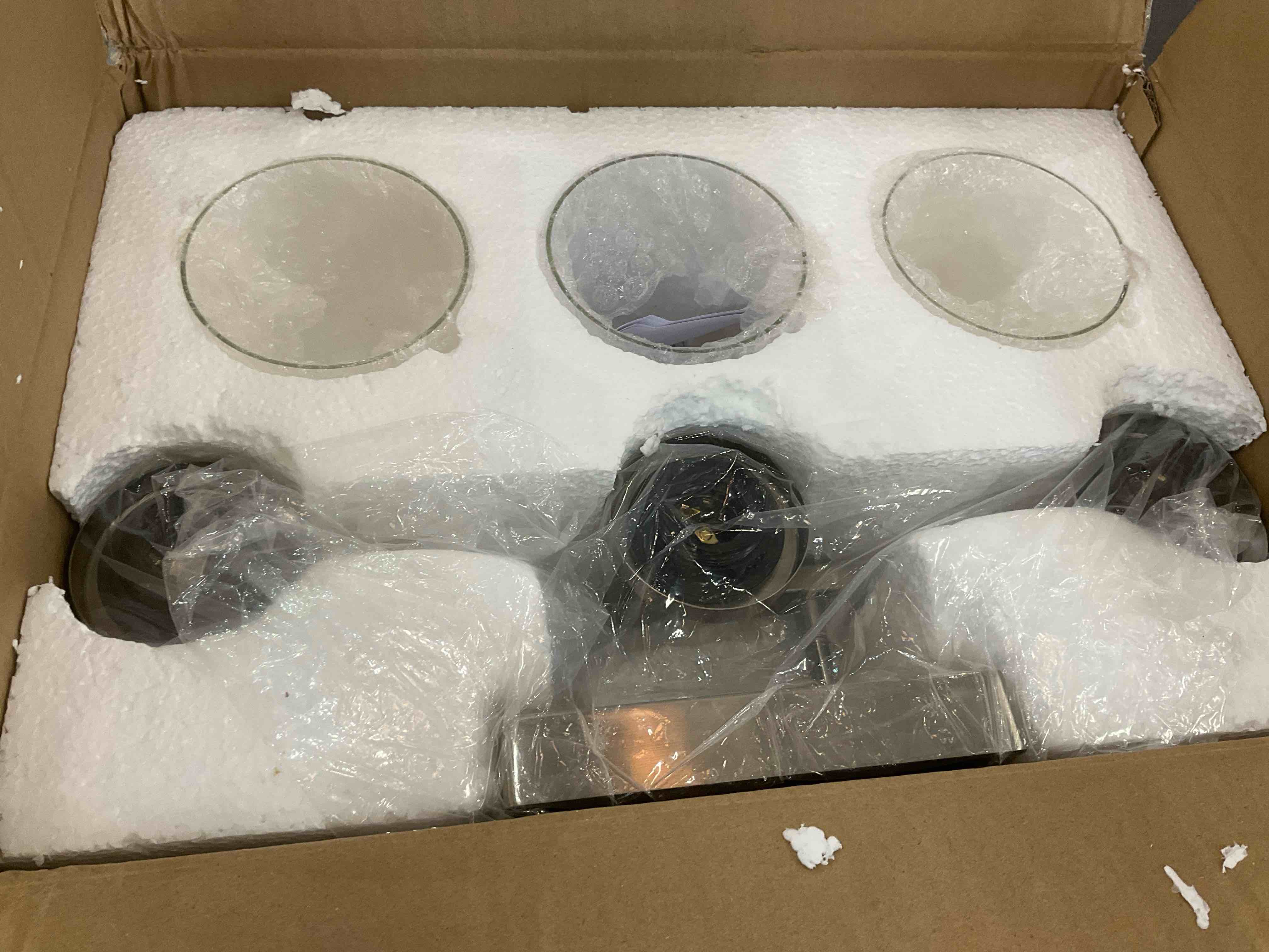 https://s3.amazonaws.com/lotting-images-prod/BargainHunt/EXS01036516_1707933383968.jpeg