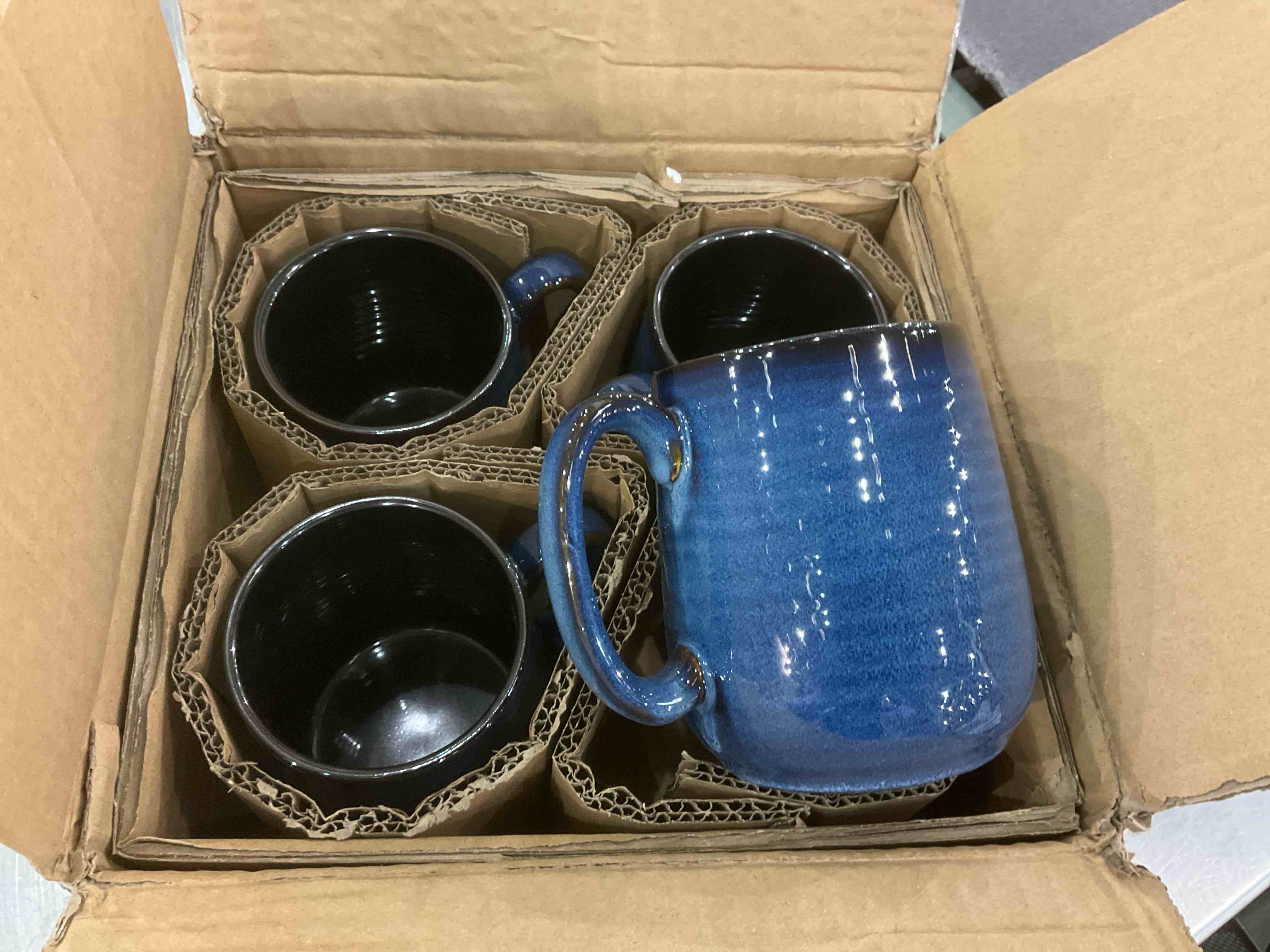 https://s3.amazonaws.com/lotting-images-prod/BargainHunt/EXS01036599_1708003802862.jpeg