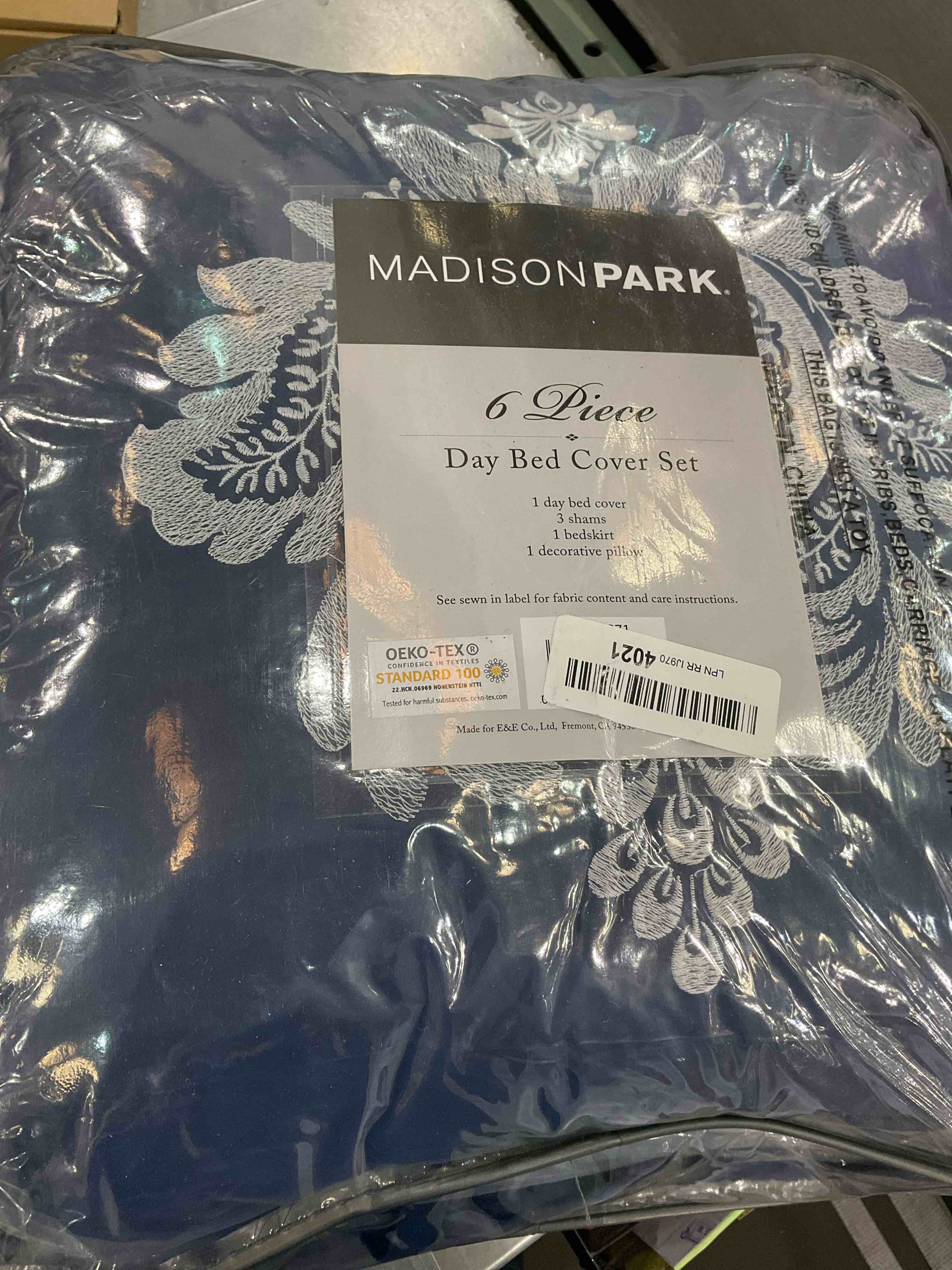 Madison Park Cotton Daybed Cover Set-Double Sided Quilting Classic Cottage Design All Season Bedding with Bedskirt, Matching Shams, Decorative Pillow, 75"x39", Quebec Navy 6 Piece