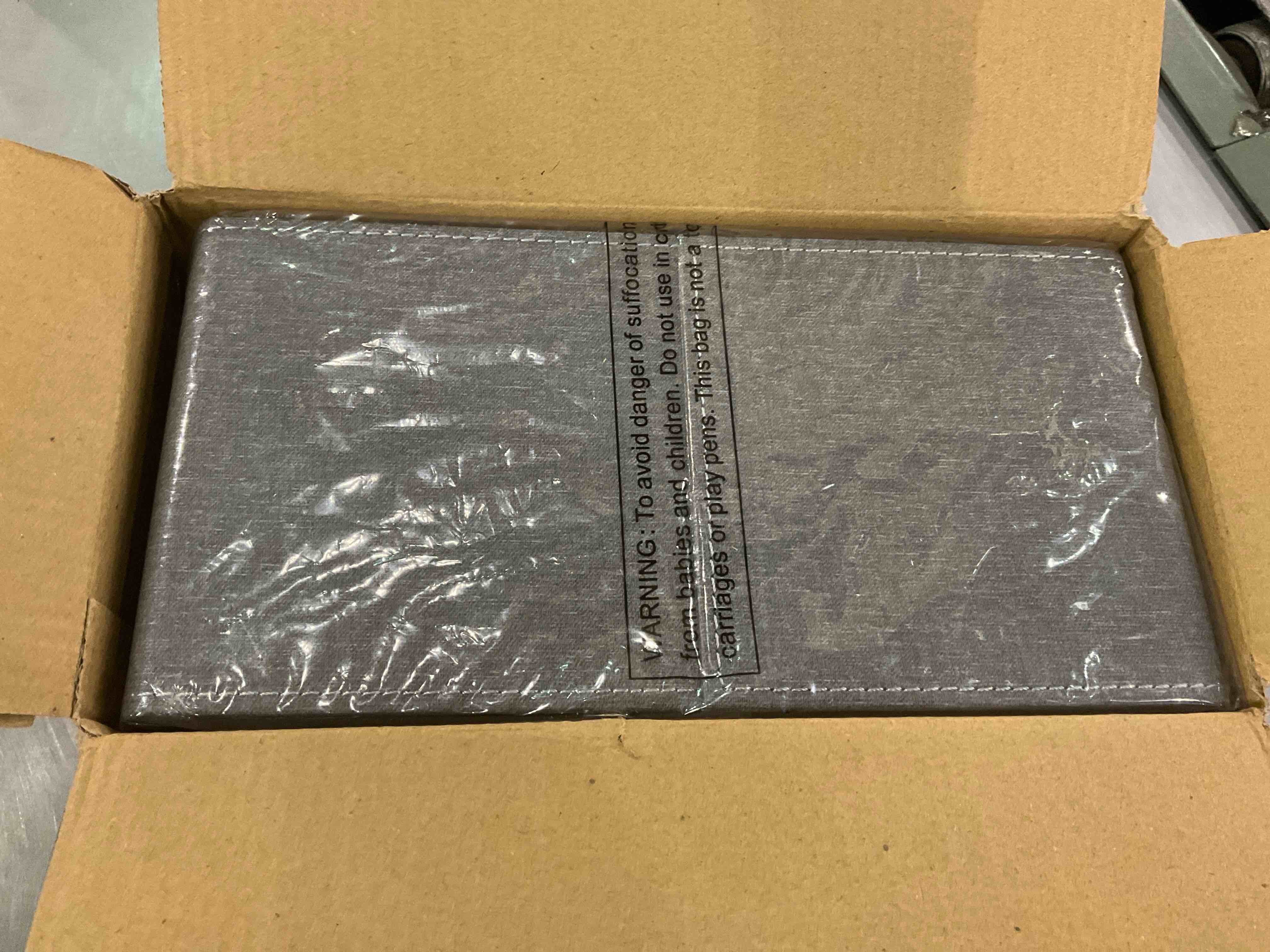 https://s3.amazonaws.com/lotting-images-prod/BargainHunt/EXS01036860_1708435452798.jpeg