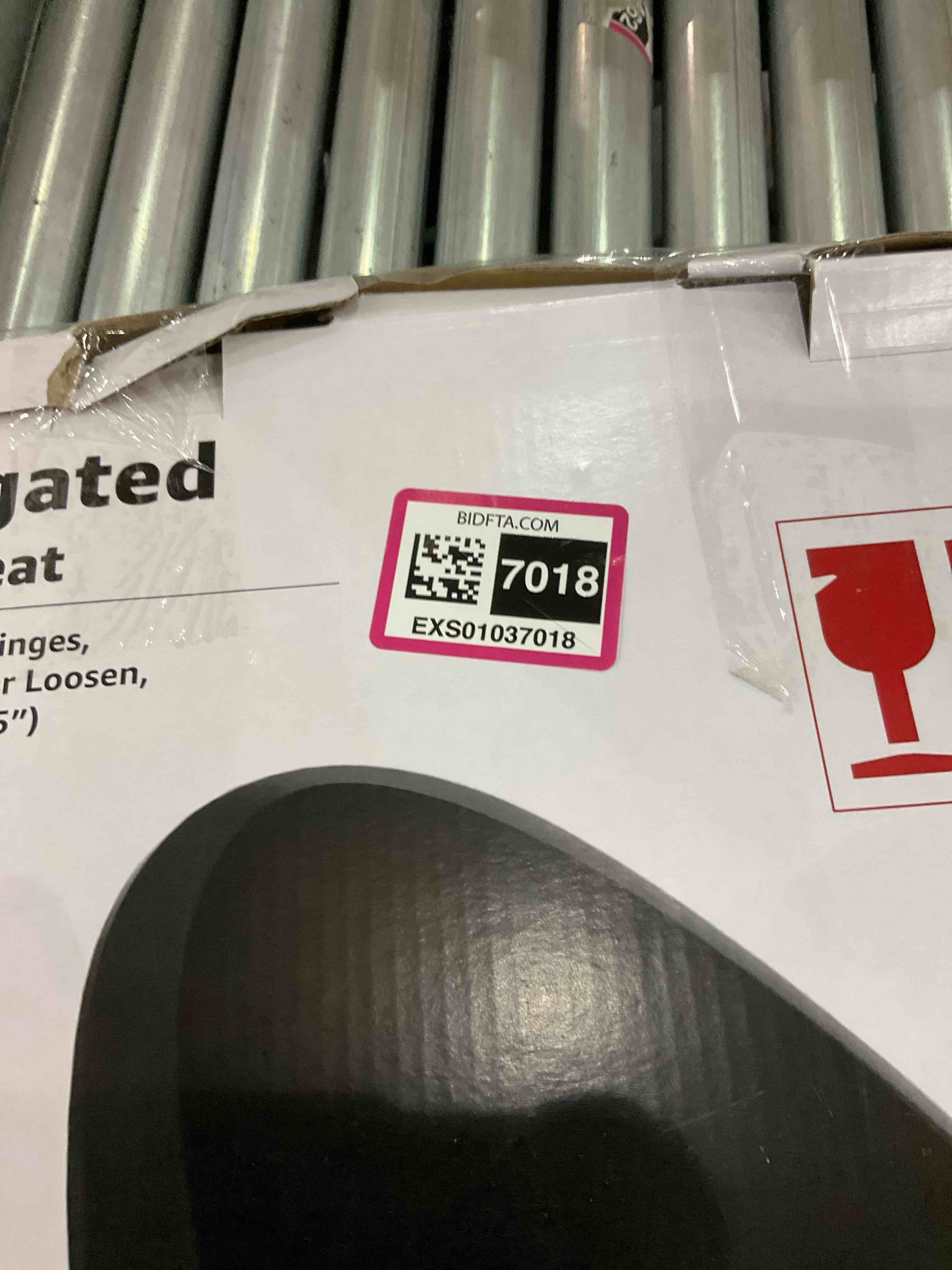Elongated Toilet Seat, Slow Close, Easy Clean, Never Loosen, Plastic, Black(18.5â€_x009d_)