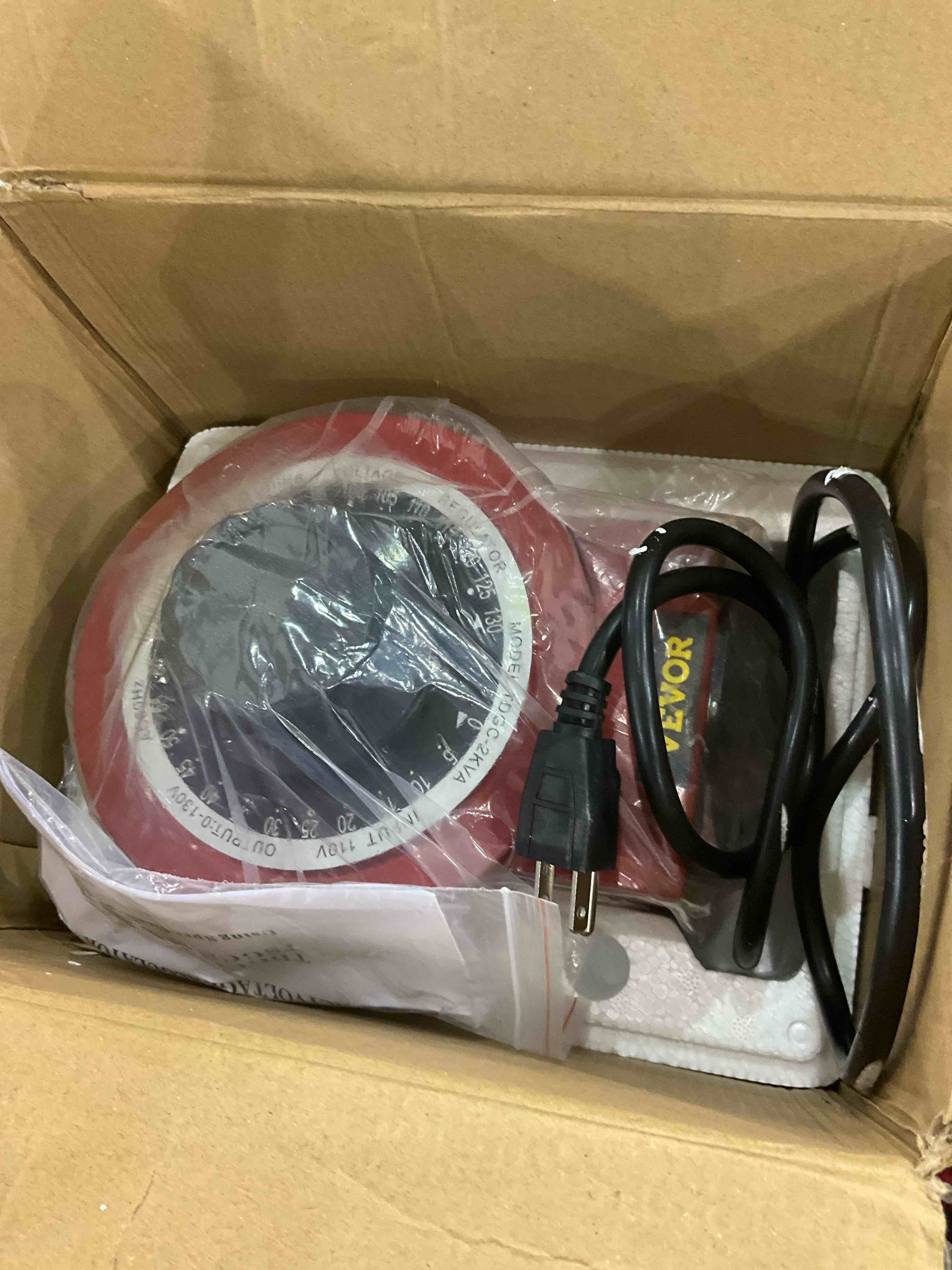 https://s3.amazonaws.com/lotting-images-prod/BargainHunt/EXS01037054_1708085868847.jpeg