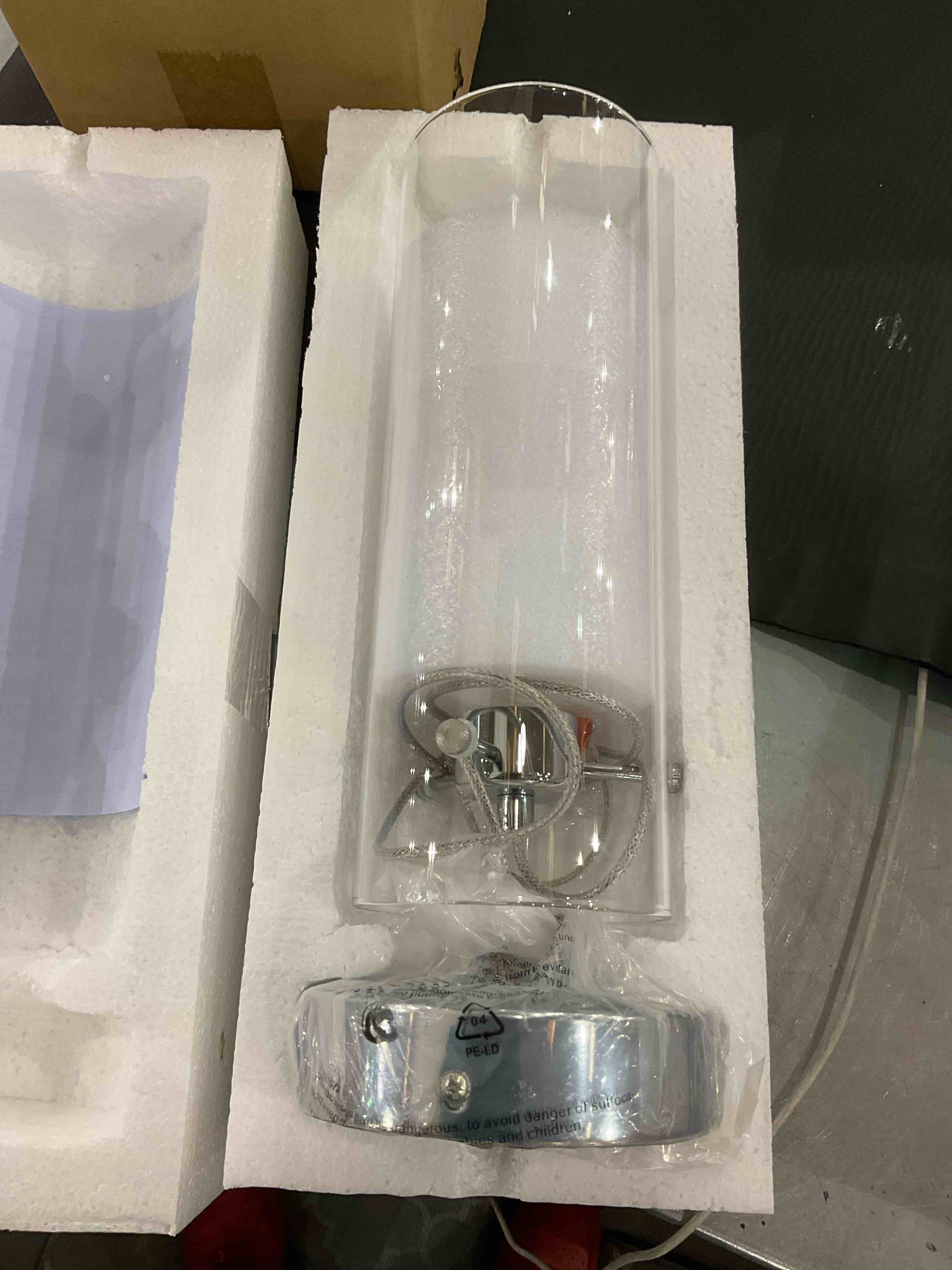 https://s3.amazonaws.com/lotting-images-prod/BargainHunt/EXS01037075_1708090419029.jpeg